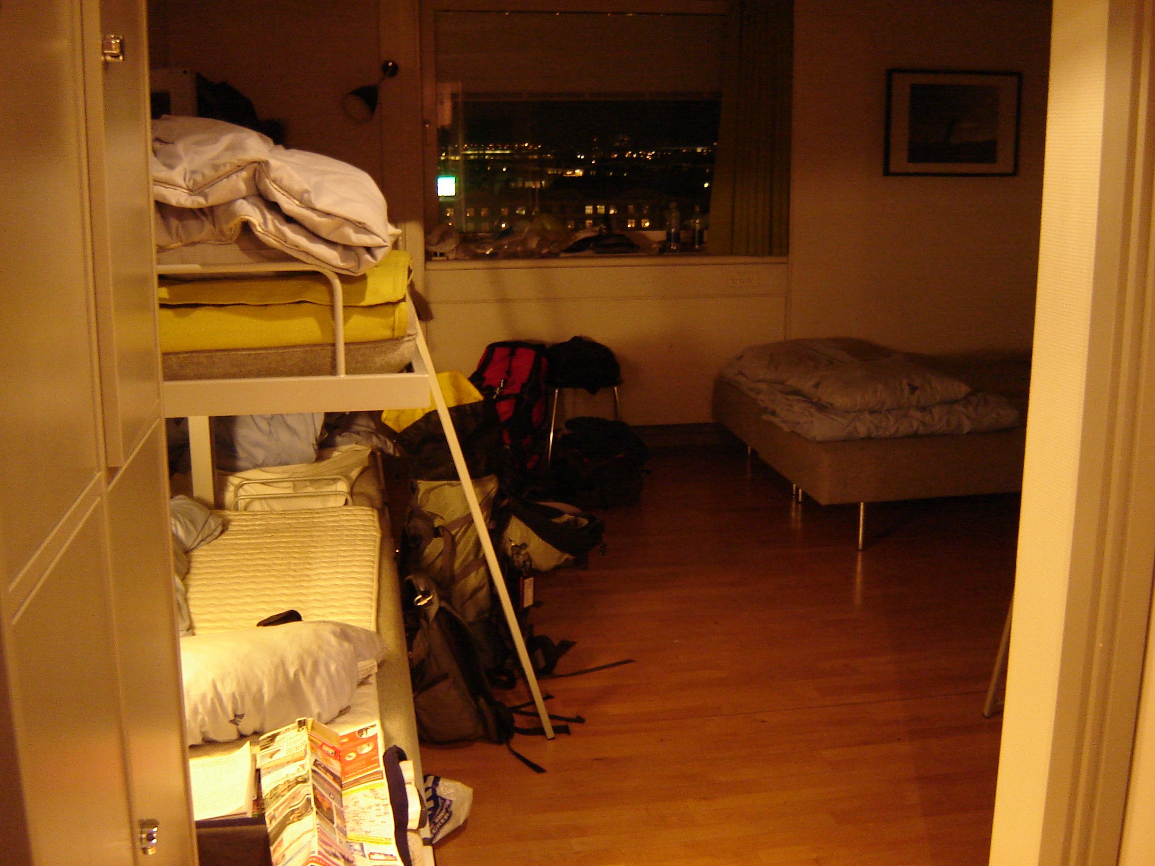 E0724YHAHostelRoomCopenhagenDENMARK-Feb.14,2008.JPG