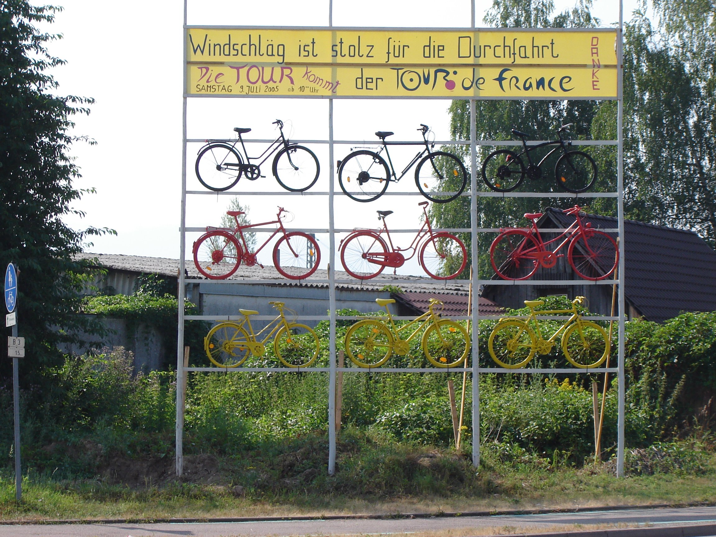T0144TourDeFranceSign1Windschlag,GER-June28,2005.jpg