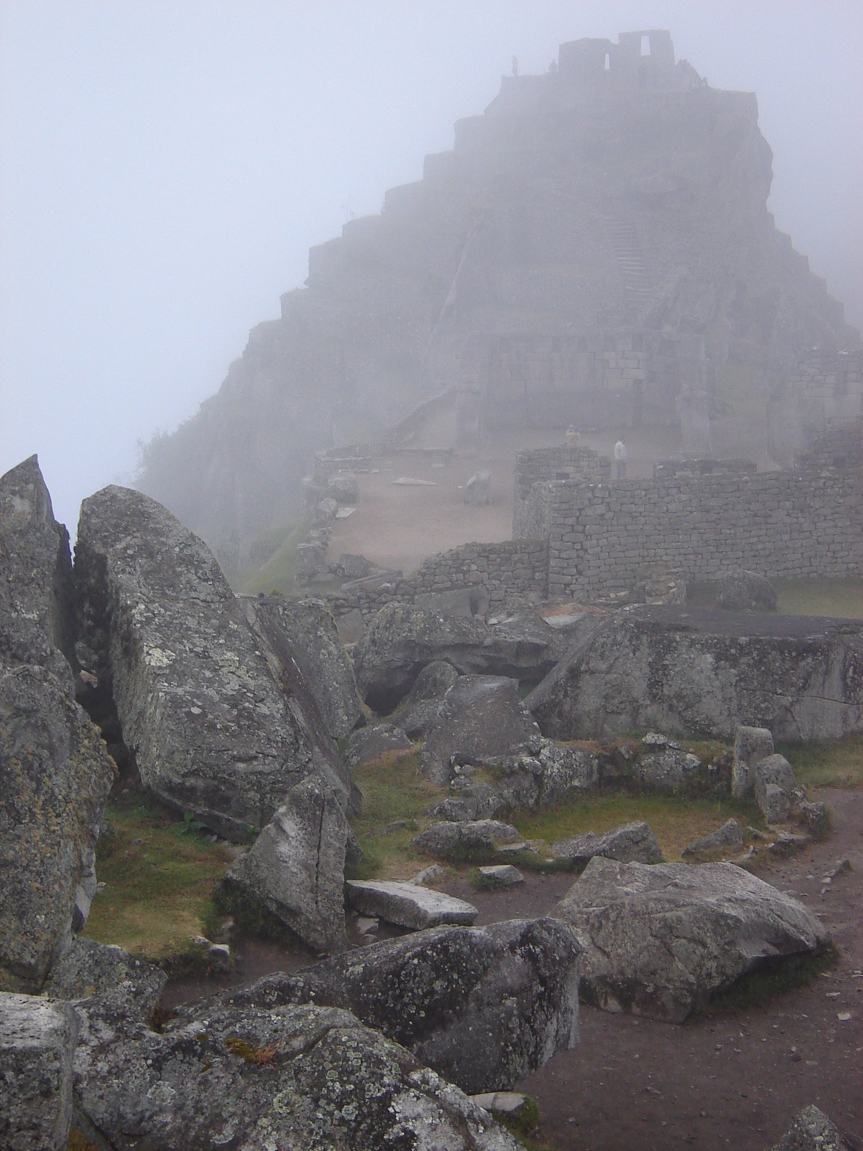 S1180GraniteQuarry&IntiHuatanaHilltopMachuPicchu,PER-June25,2007.JPG