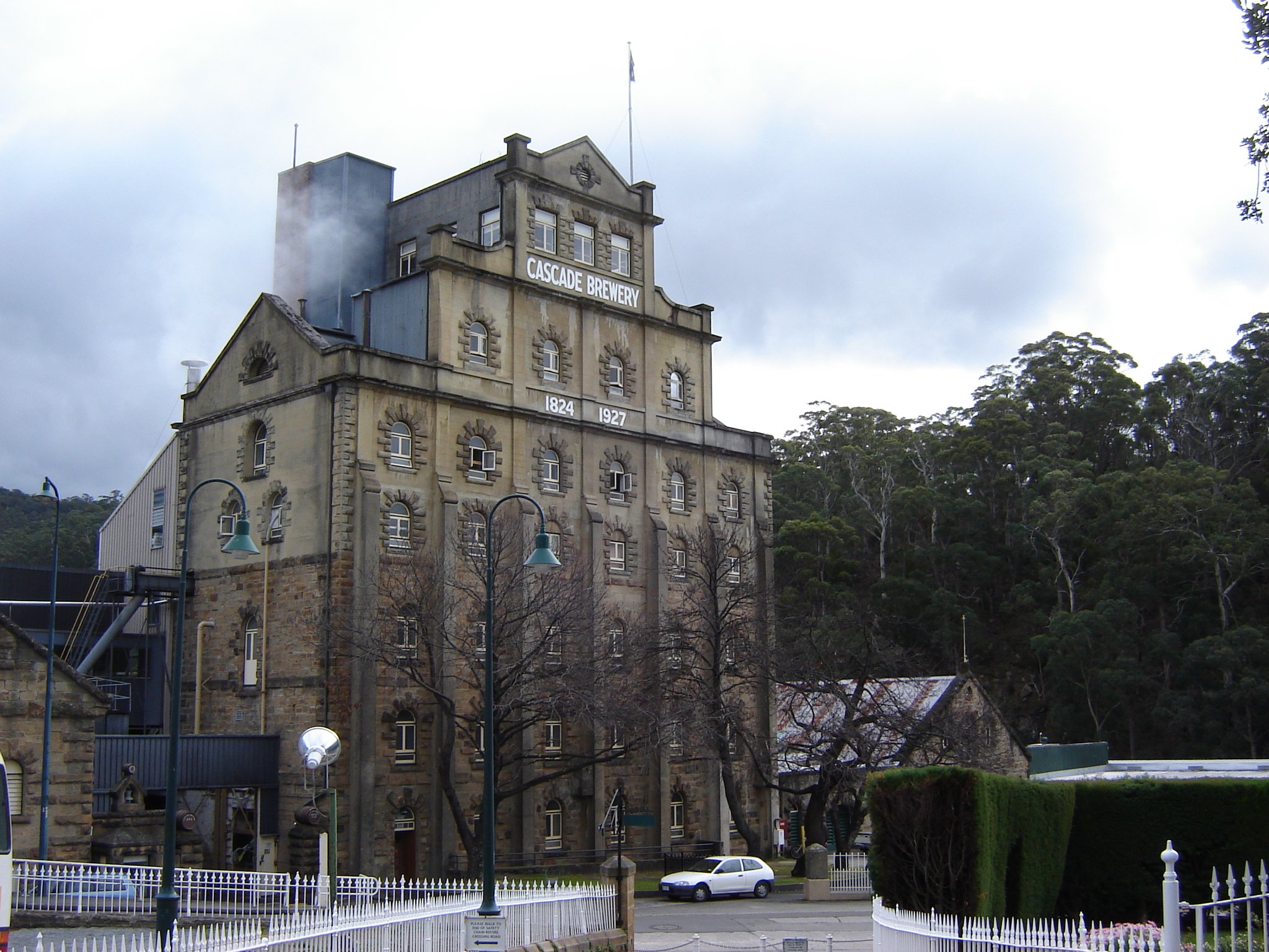 A2027LeavingCascadeBreweryHobart,TAS-Aug.14,2006.JPG