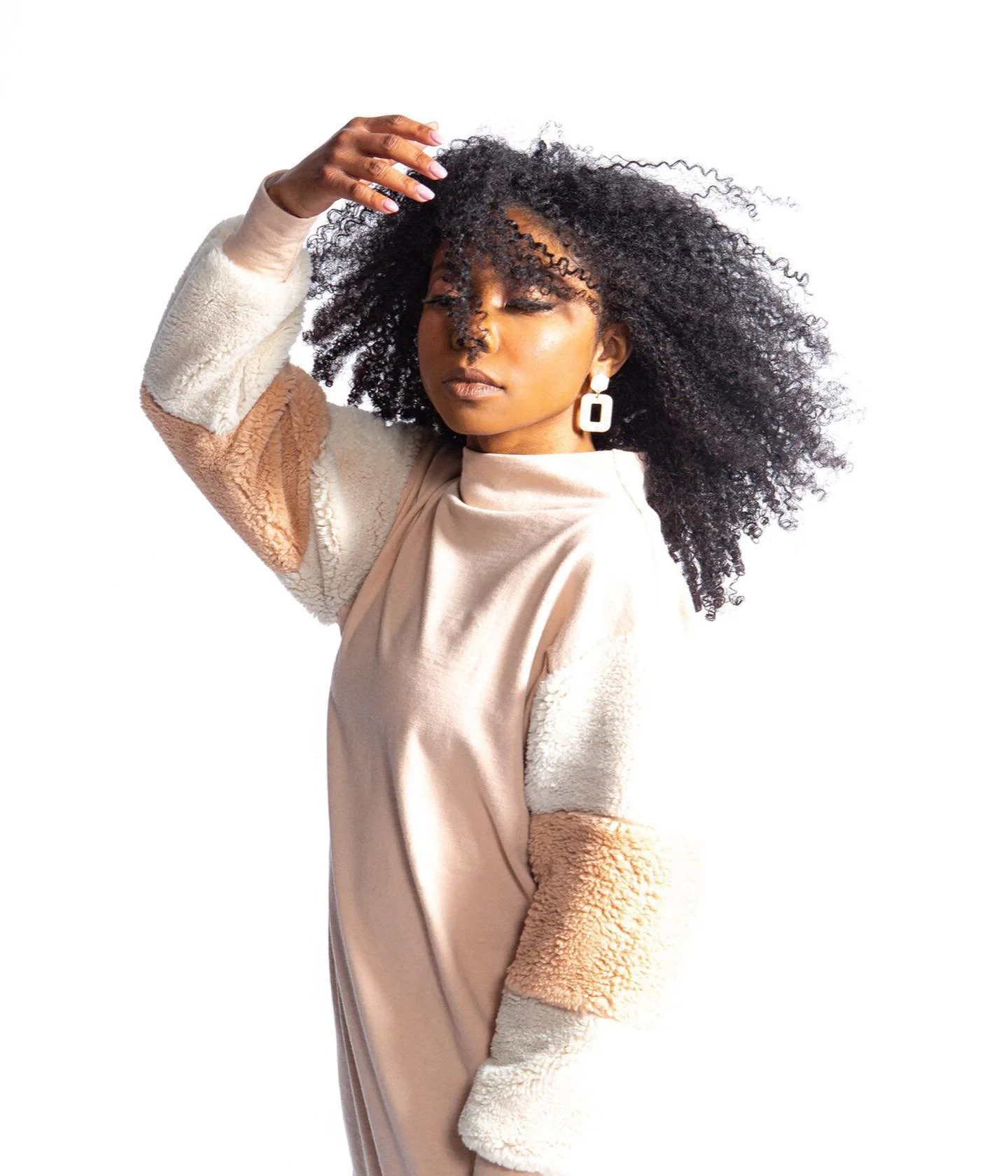 MODESTLYMINI is your very own Personal Styling Service centered on helping women transform their personal styling within ANY budget
.
.
1. MMTrends Report: Get your LATEST trends for EACH style personality. LINKS to ALL items pictured are INCLUDED! N