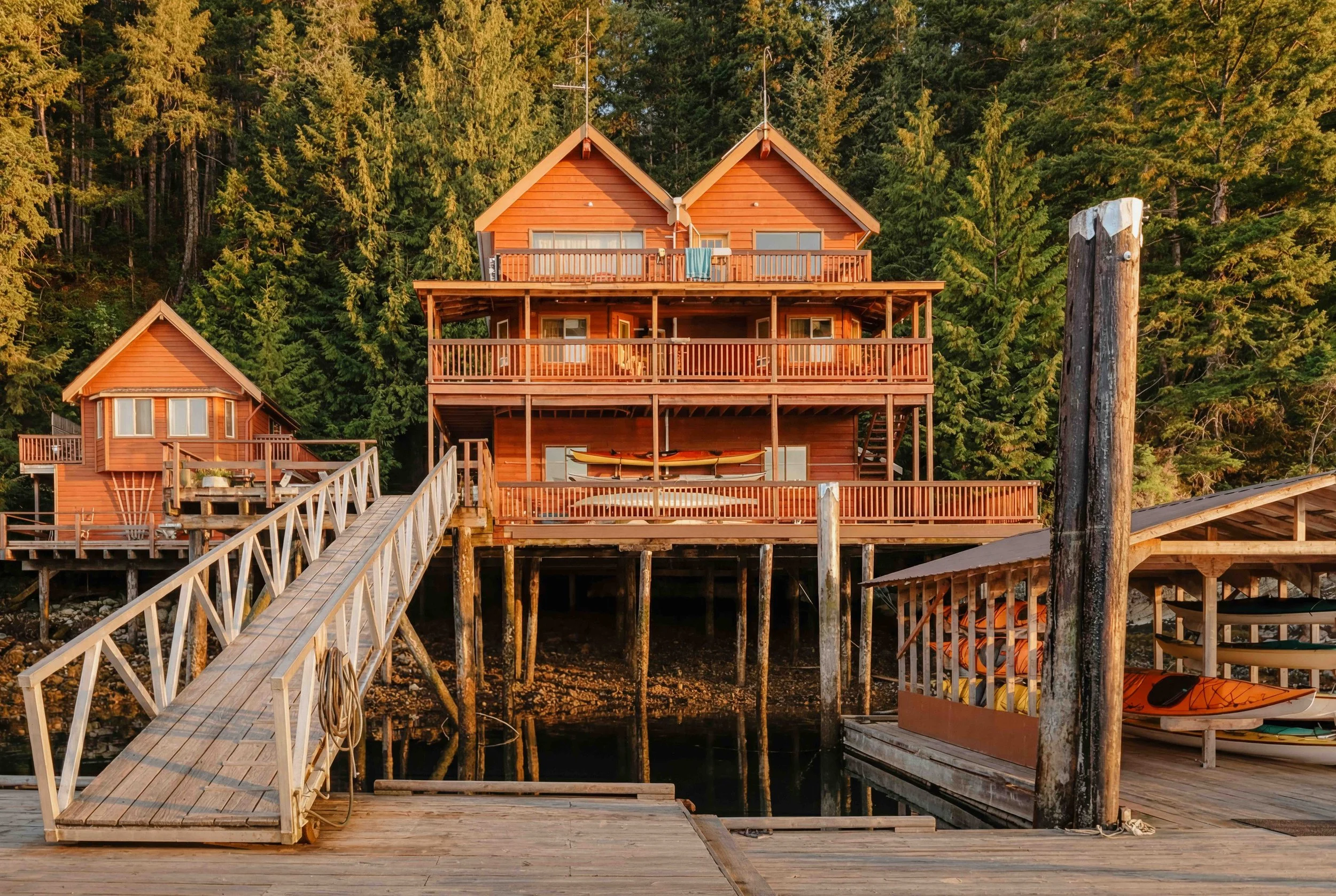 Wilderness Lodge &amp; Resort Photographer in British Columbia