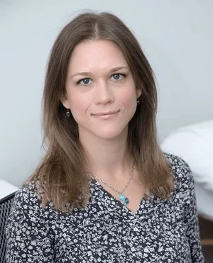 adella_gerry_headshot_sm_799fba4b3e3924e84bc7a915bbae5e48.jpg