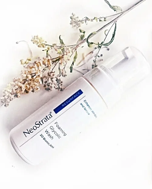 NeoStrata's Foaming Glycolic Wash penetrates from within to unclog pores and clean the face.
