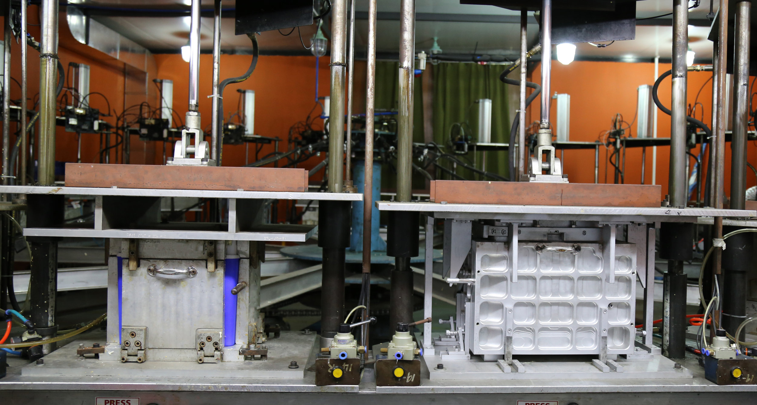 Cooler Facility - PU Foaming Carousel