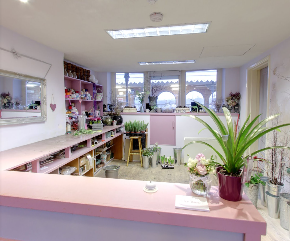 lilac_thyme-shop_interior_behind_checkout.png