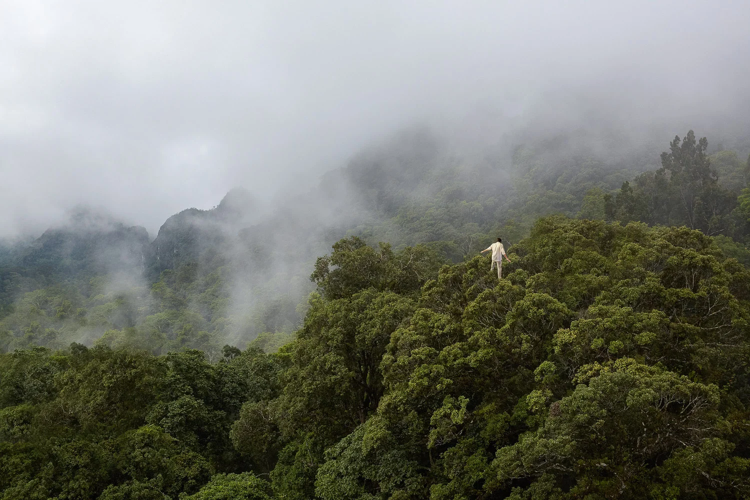 Pregnant Man - yellow bellyYear 2007Media 6x7 color slight, based on live performance &nbsp;Duration 5 hMaterial acrylic kit, paint, styrofoam, tractor tire, big-packlace Open Day of AKI ArtEZ Academy for Art &amp; Design in Enschede