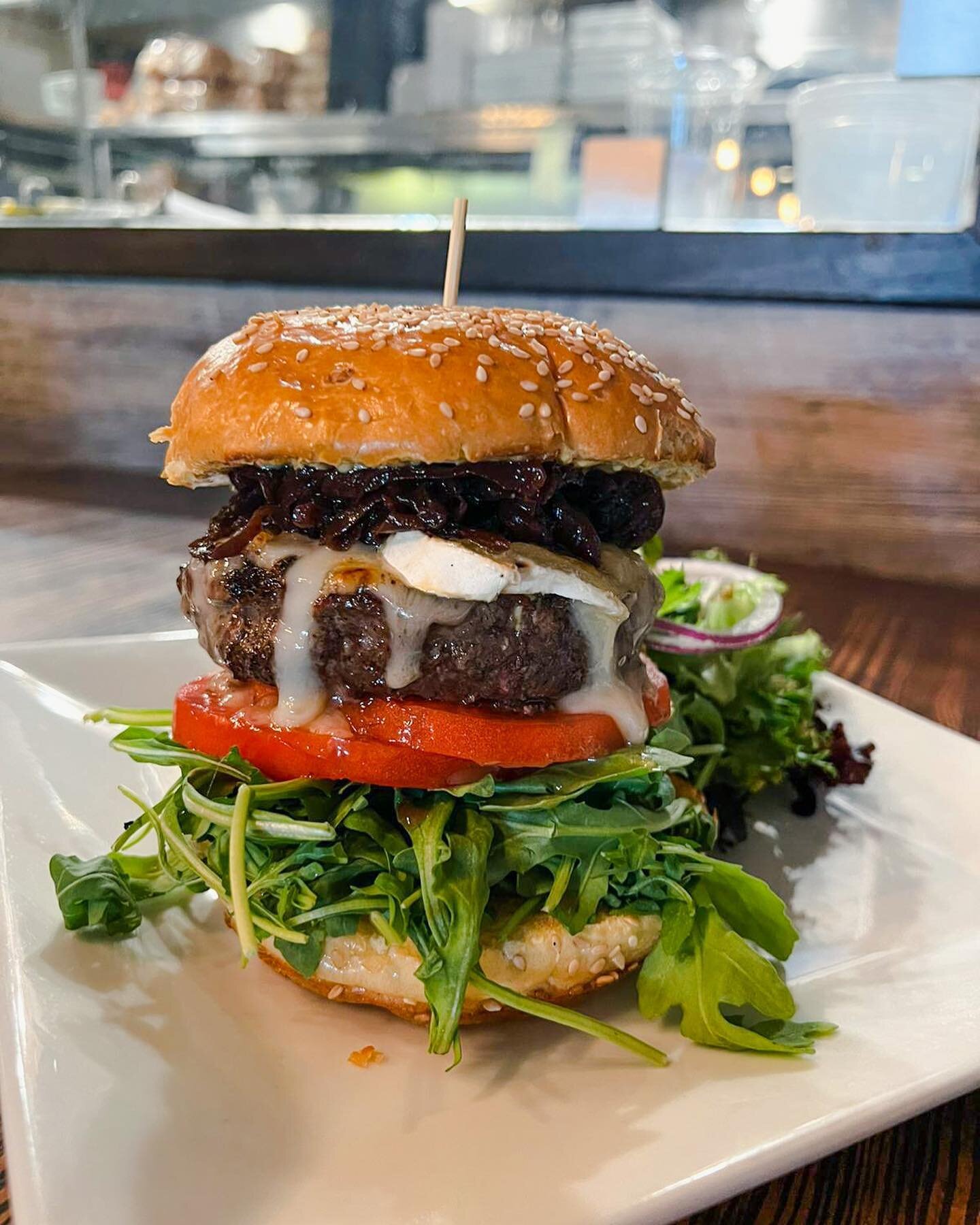 BIG FRIDAY &ldquo;THE FRENCHIE&rdquo; BURGER

A perfectly grilled 8oz Patty with melted brie, onion confit, pecan smoked bacon, arugula, tomatoes, and dijon mustard on a toasted sesame bun.

#whiskgourmet #miamifoodiesofinstagram #beerandburger #sout