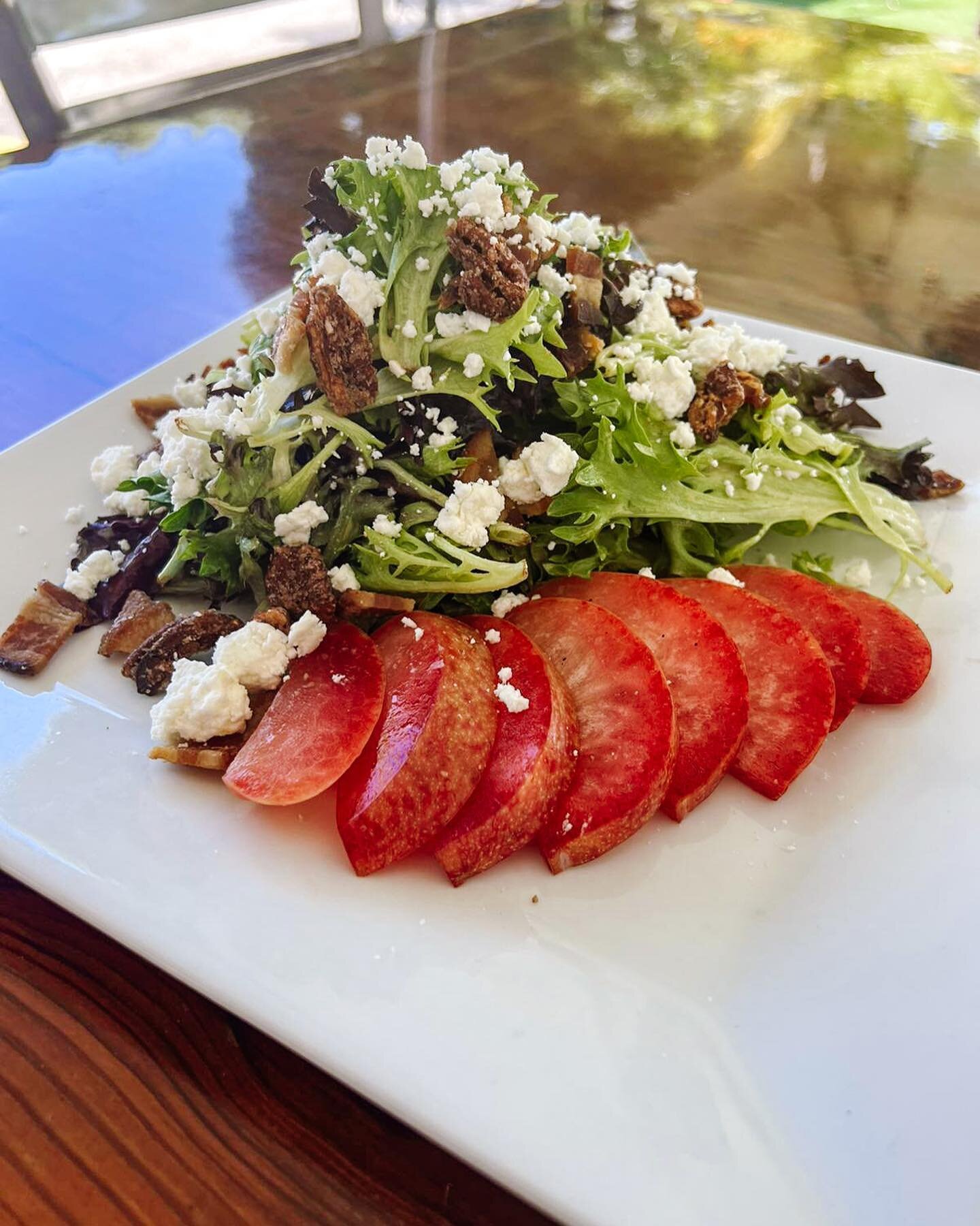 SUMMER STONE FRUIT SALAD

Juicy sliced dinosaur plums with crispy bacon, goat cheese,
candied pecans, mixed greens, tossed in apple cider vinaigrette.

#whiskgourmet #miamifoodies #miamirestaurant #yummyfoods  #dailyspecials