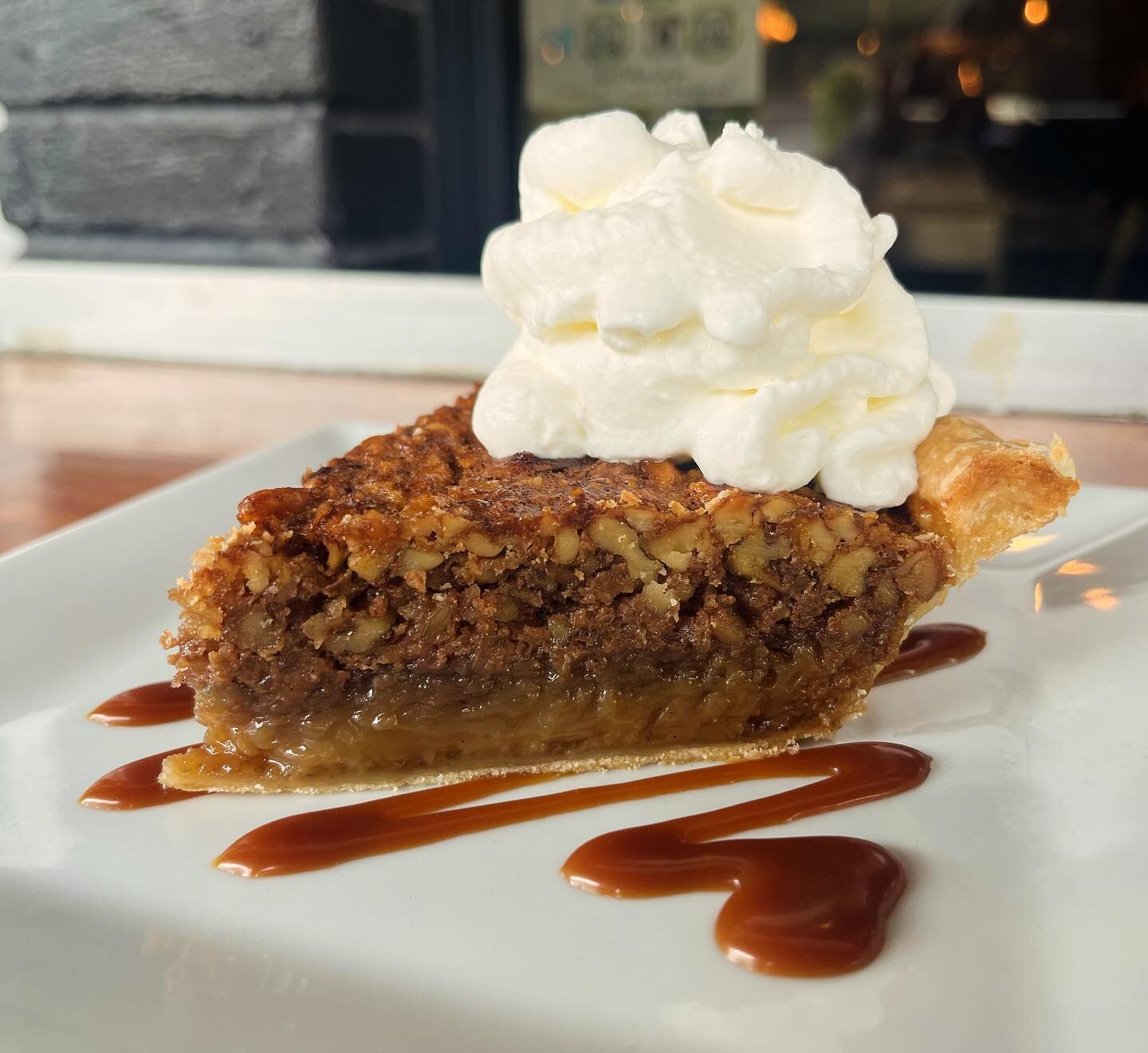 Sexy Thing: Walnut Pie never looked this good 😋#sexyfood #southiami #dessertsofinstagram #miamifoodie @whiskgourmet #somi