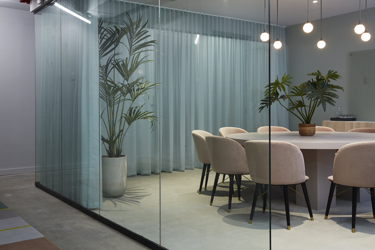 190224_Bond5713 1.jpg