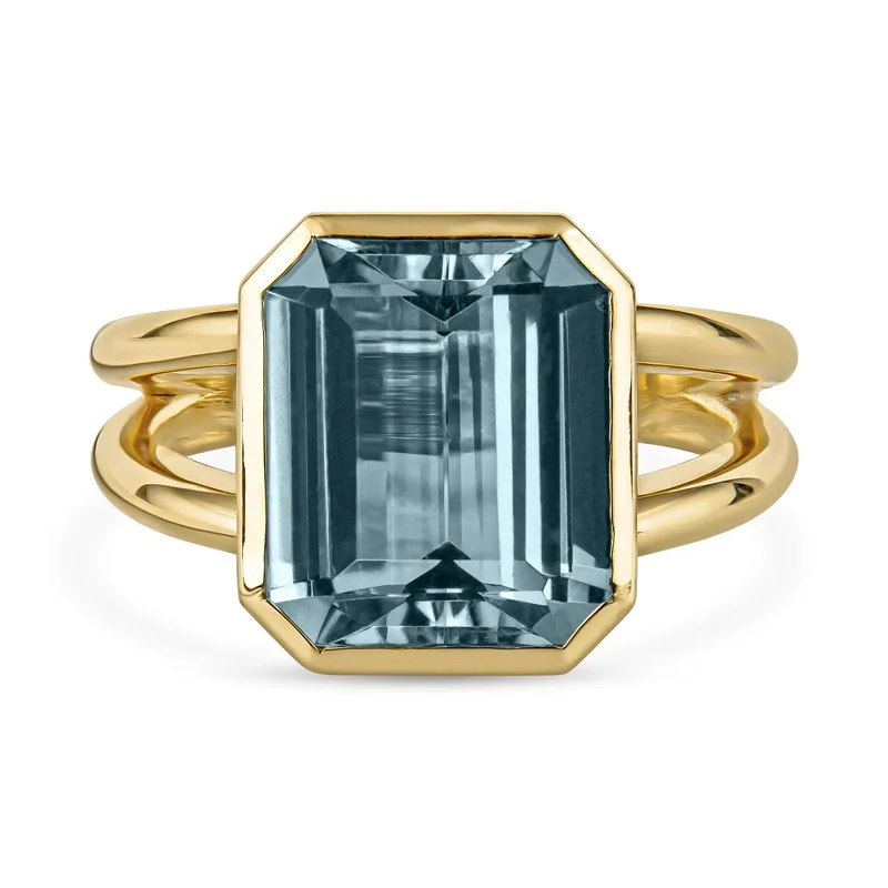 Natural Fine Aquamarine Yellow Gold Ring