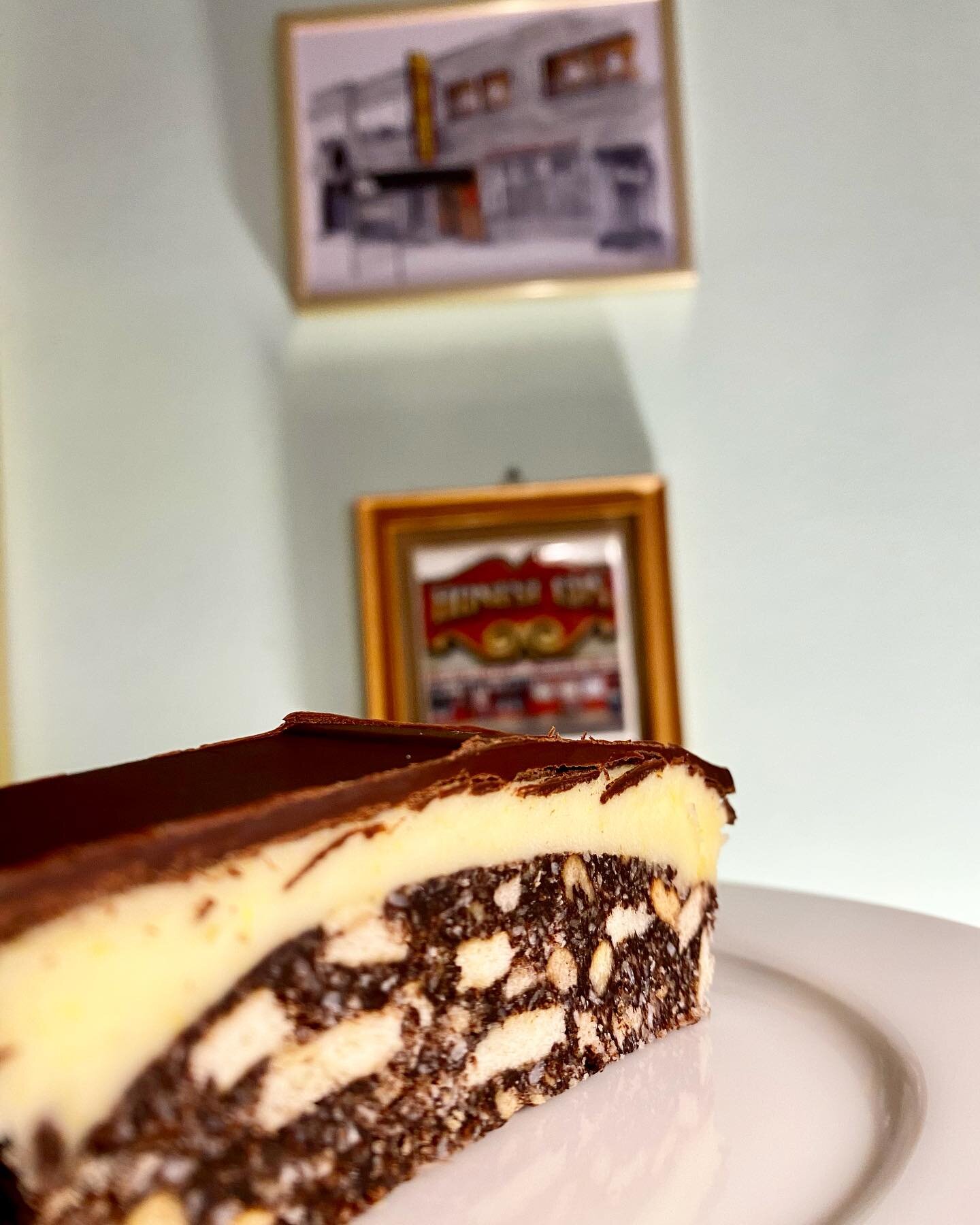 🎄🇨🇦🎄Homesick Canadians in Berlin, we can provide a piece of home for you! 
We have Nanaimo bars for sale everyday at the cafe, and we&rsquo;re accepting larger orders (more than 5) for next day fulfillment until the 22nd. DM us your orders!
.
.
.