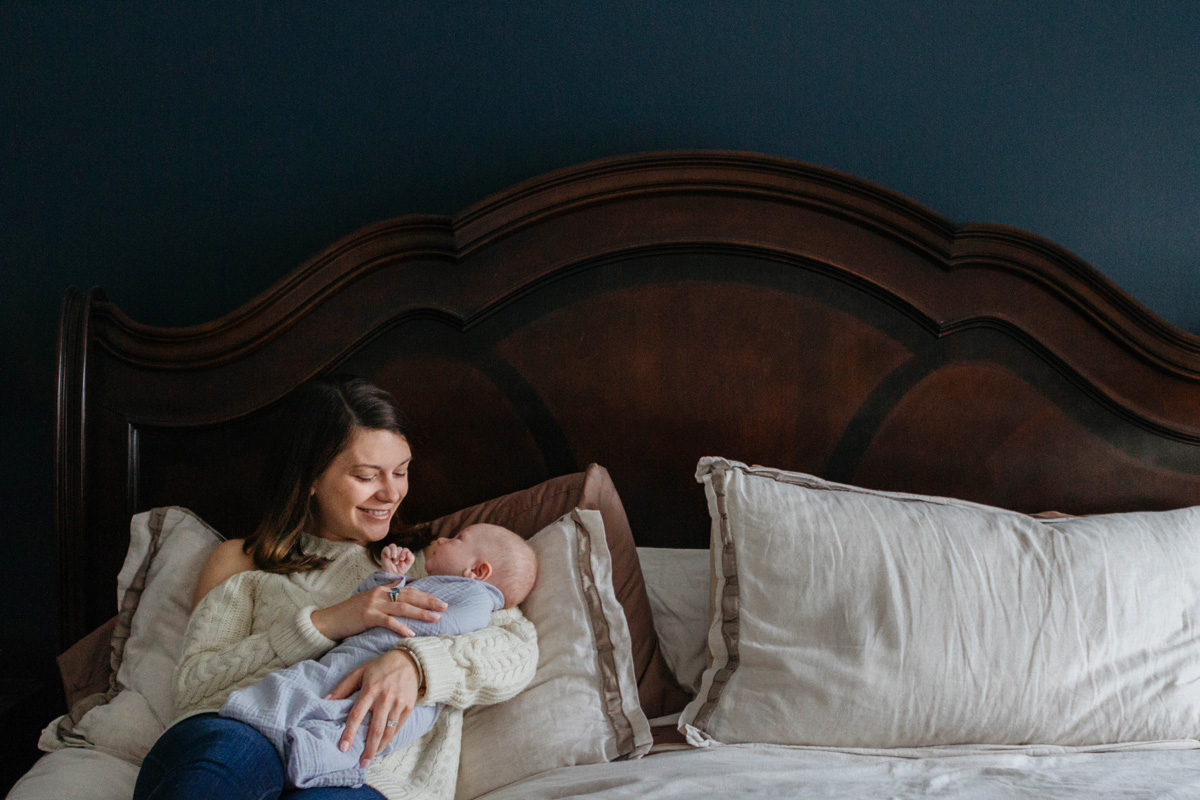 newborn session holding you - laura barr photography