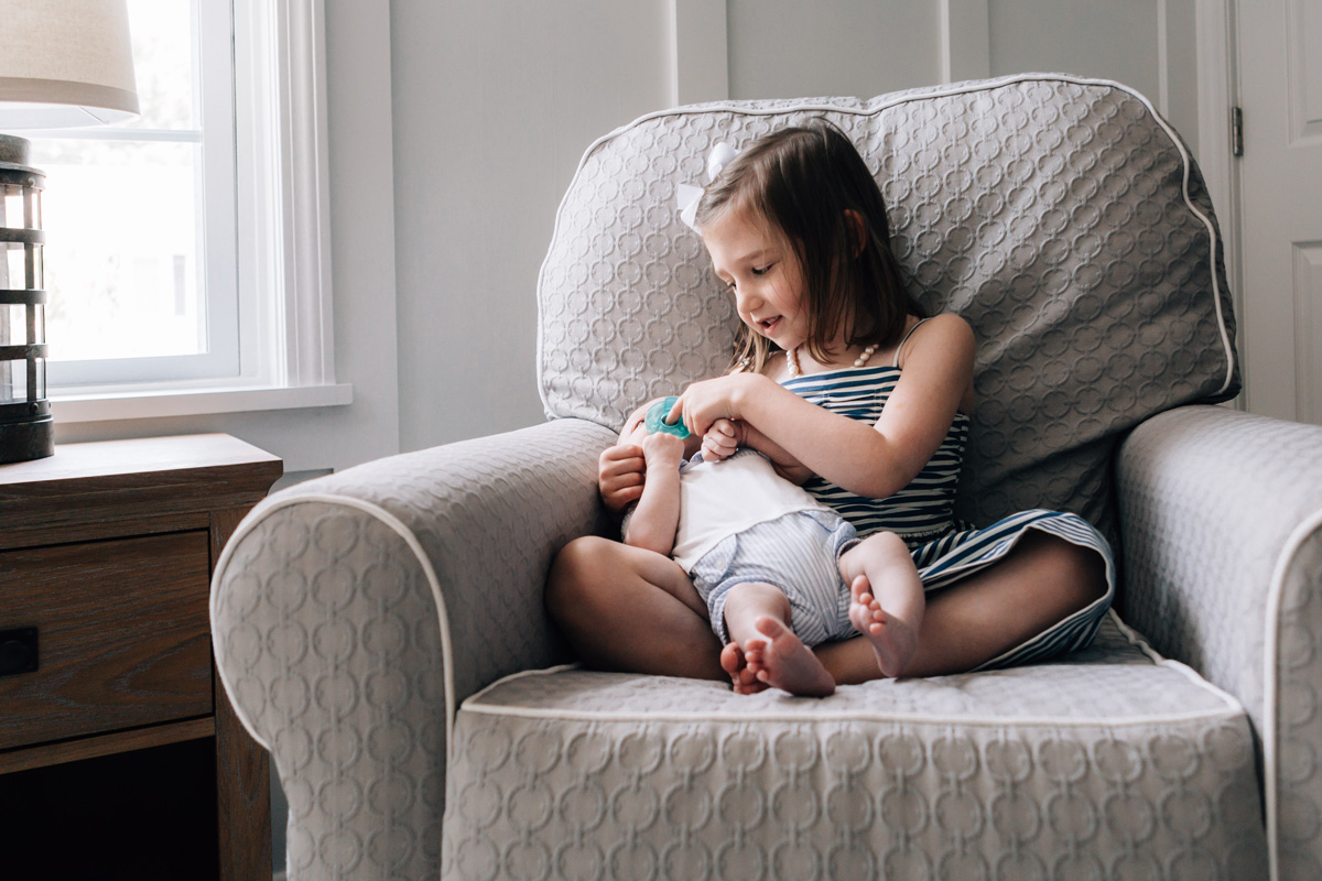 sister and baby - laura barr photography