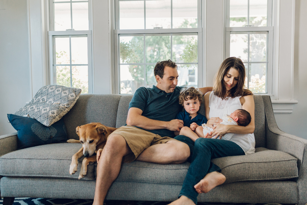 newborn lifestyle session on couch