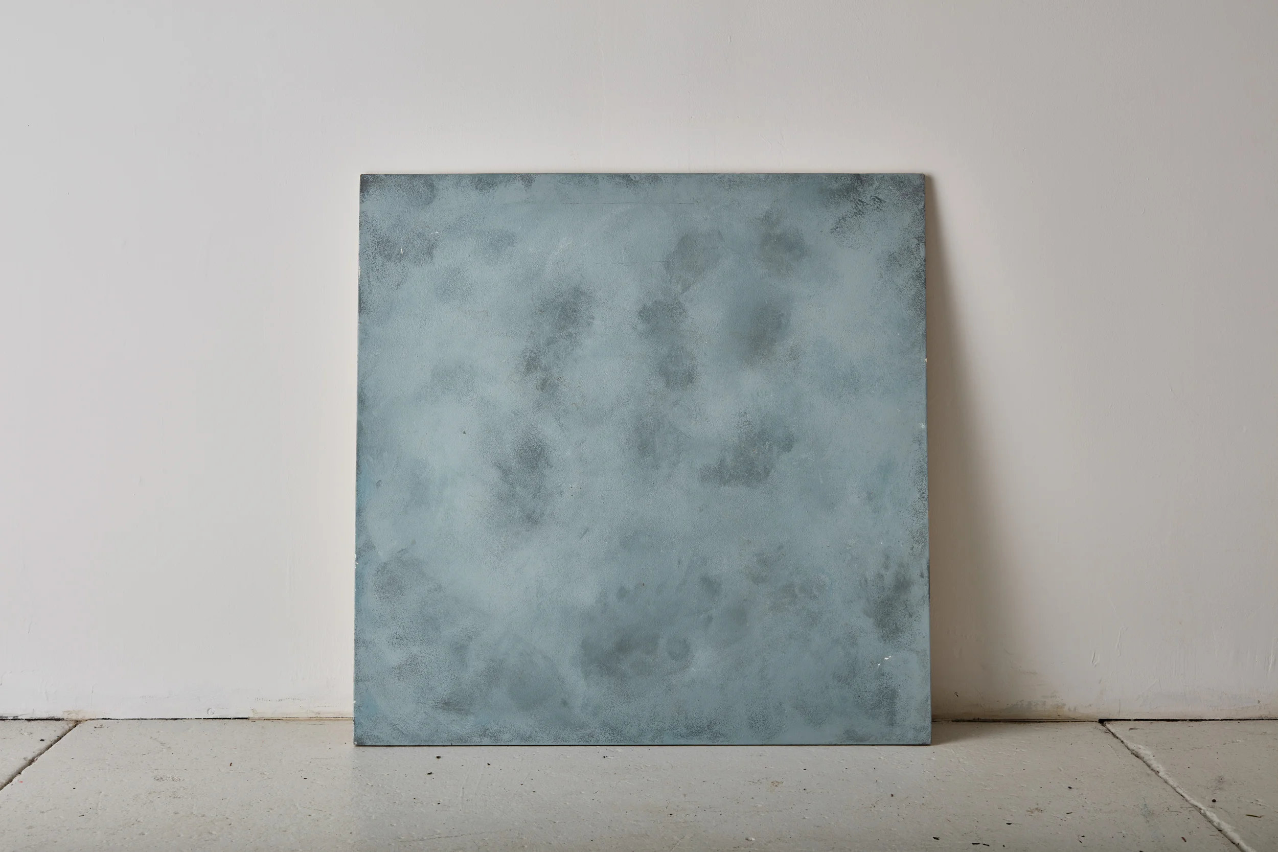 32" x 32" Dark Blue/Gray Surface