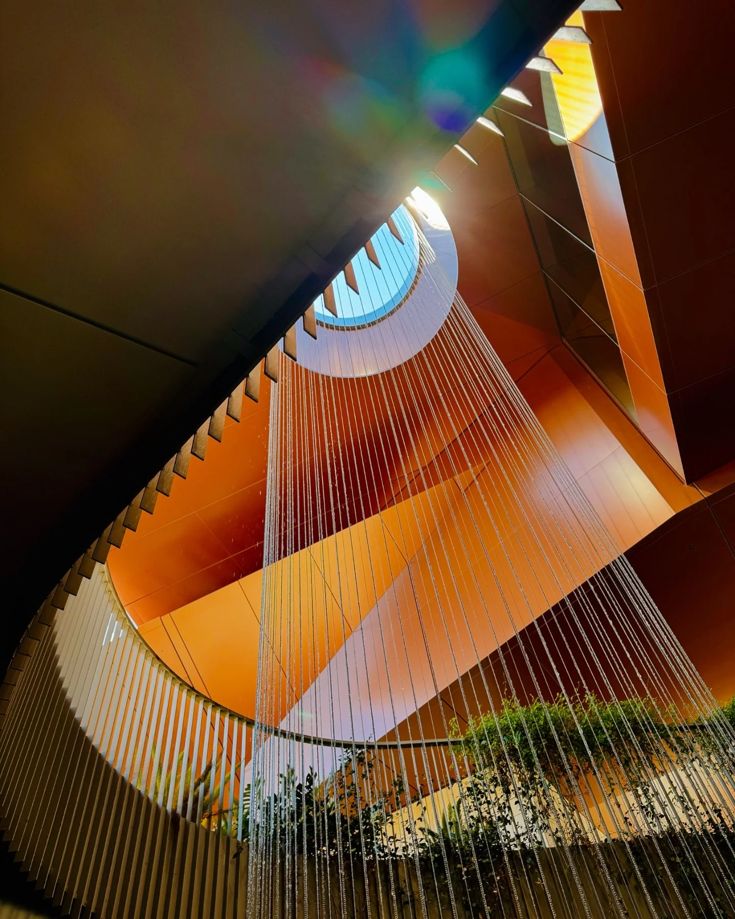 Light reveals unexpected forms when you take a moment to catch it playing around. 
#architecture #design #light #helioseducationfoundation