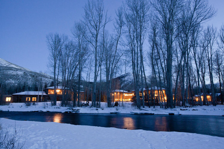 Exterior+winter.jpg