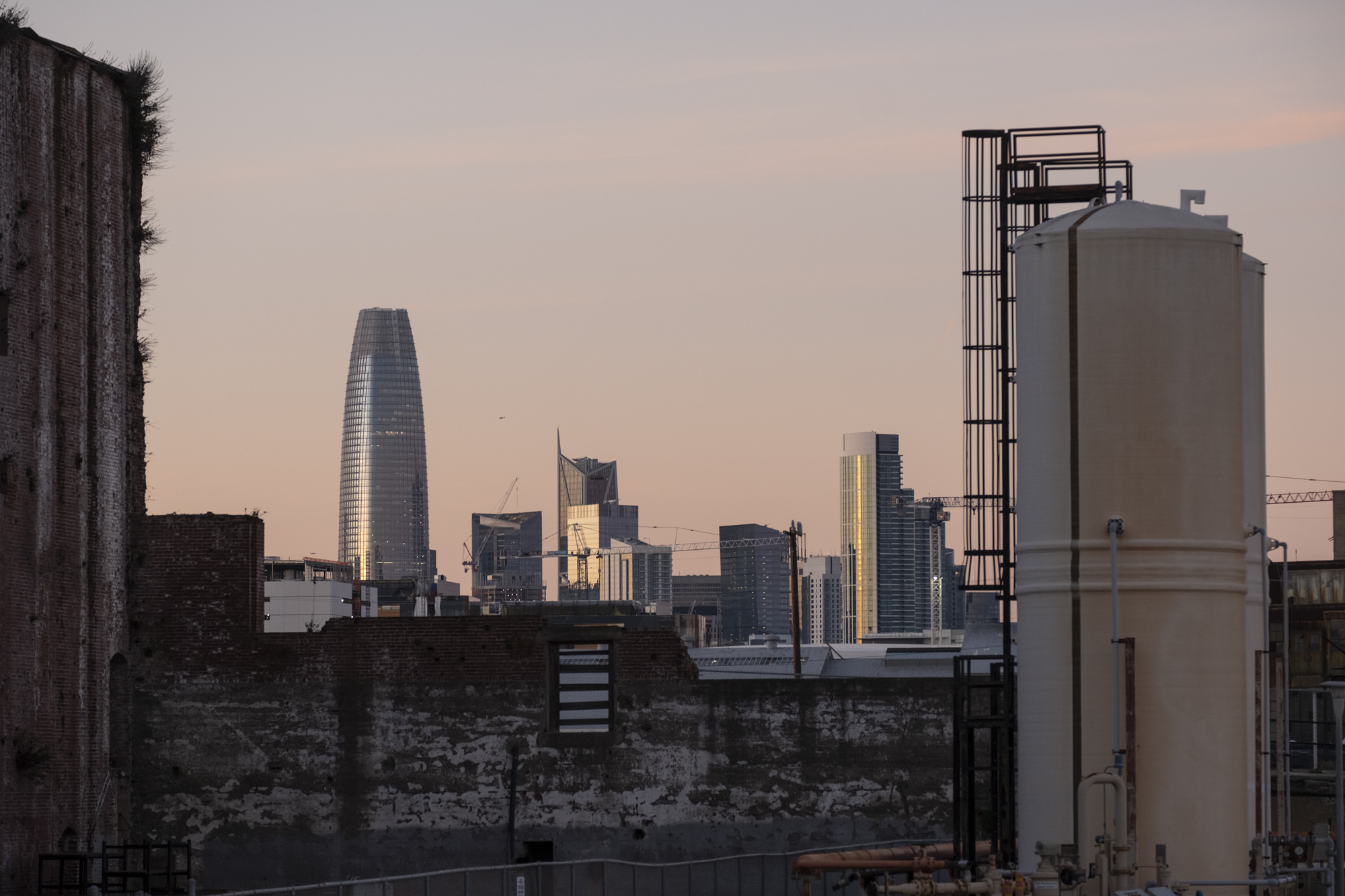 SF and The Salesforce Tower_#02_©Henrik Kam 2019.jpg