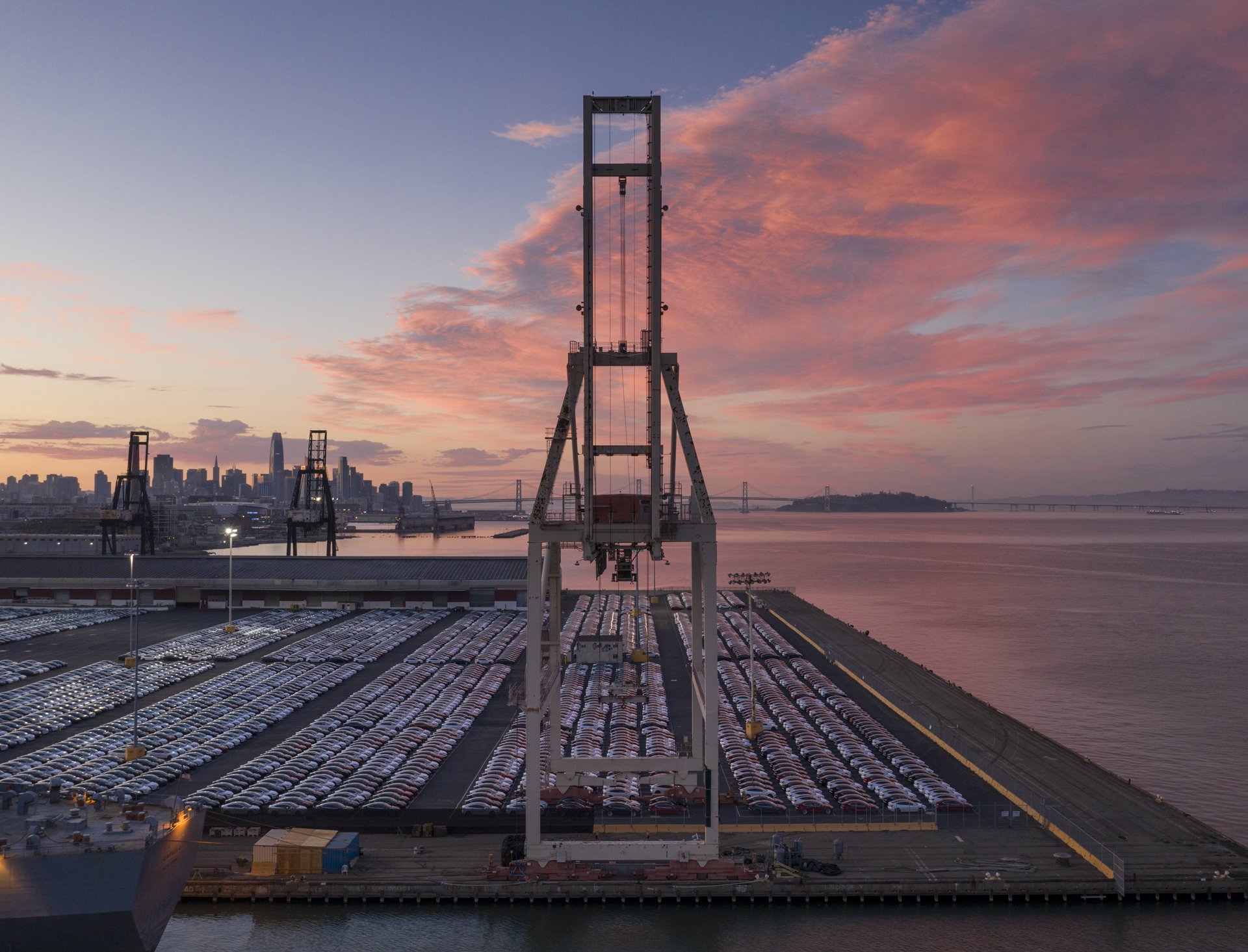 Idle container crane and Teslas