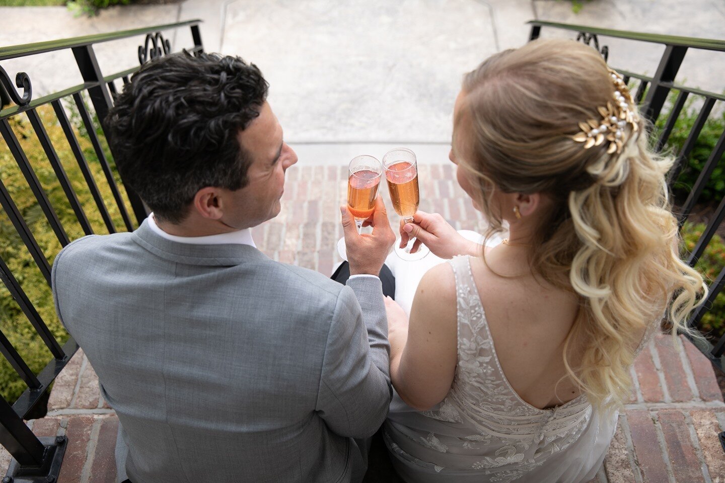 Intimate moment.  Intimate event.  #Itsdopetoelope #microwedding #parkvictorian⁠
⁠
VENUE: @parkvictorian⁠
PHOTOGRAPHER: @hawkmeadowstudio⁠
VIDEOGRAPHER: Baker Animation youtube.com/bakeranimation1⁠
DESIGN, STYLING AND COORDINATOR: @eventsbykristinael