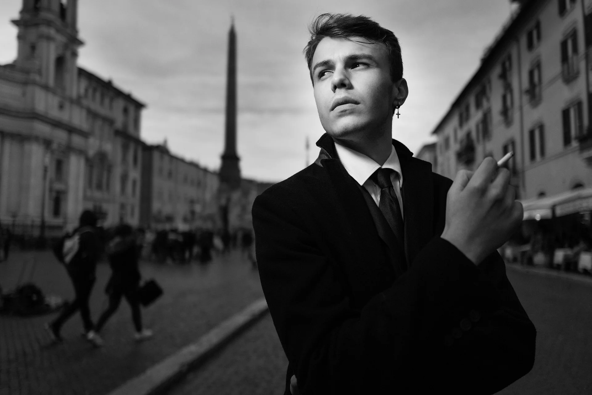 A portrait of Enrico at Piazza Navona in Rome. Aperture f2,0 at 200 iso. Ambient light plus a single led light.