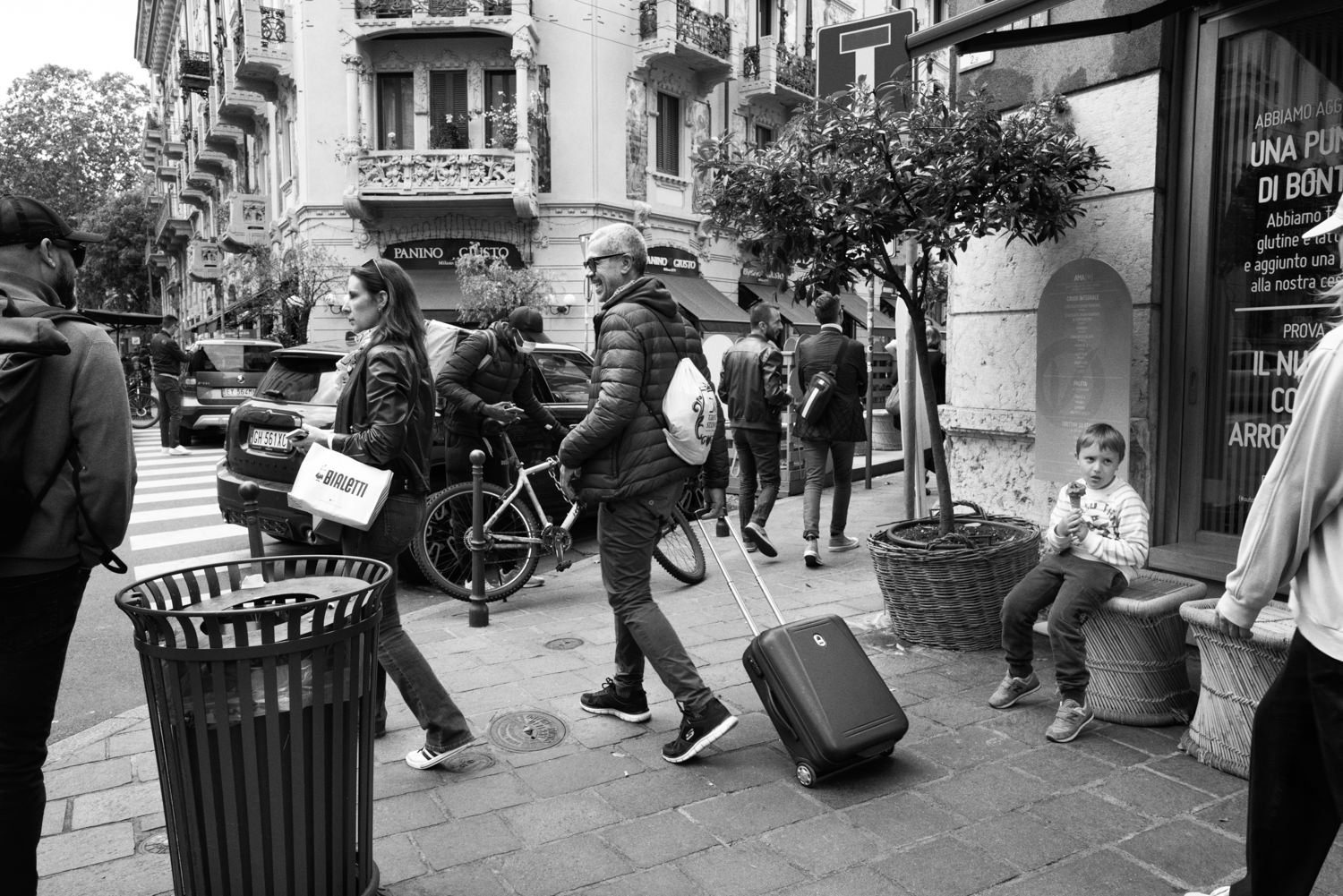 2022-street-photography-Milano_LeicaQ2_12.jpg