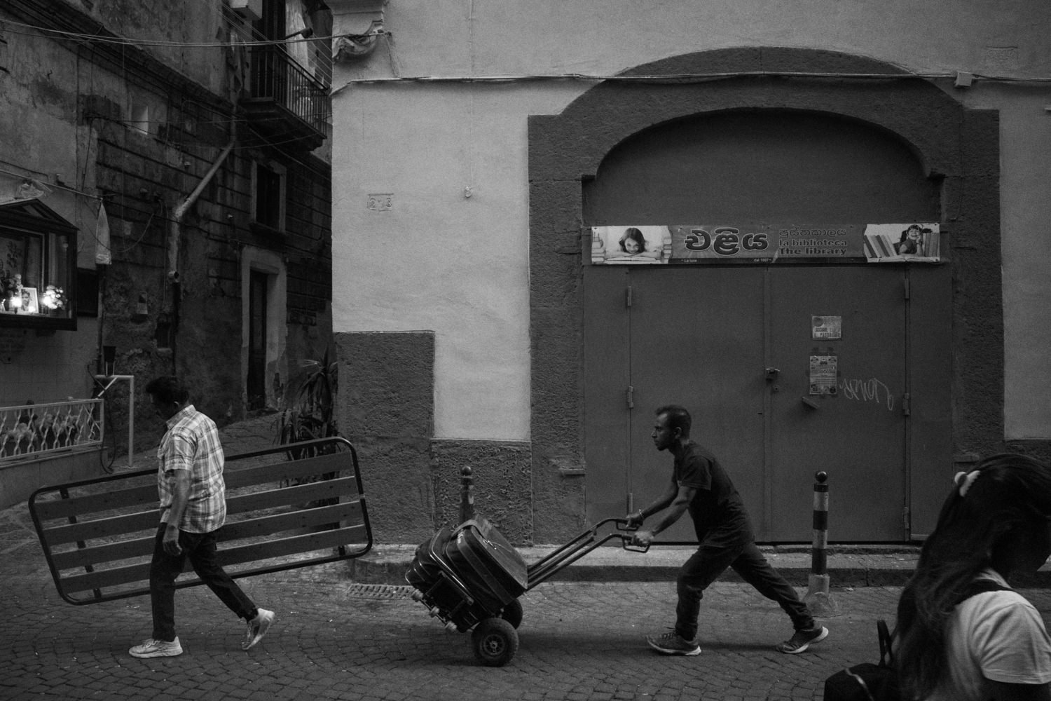 32 - Napoli-Street-Photography-2023.jpg