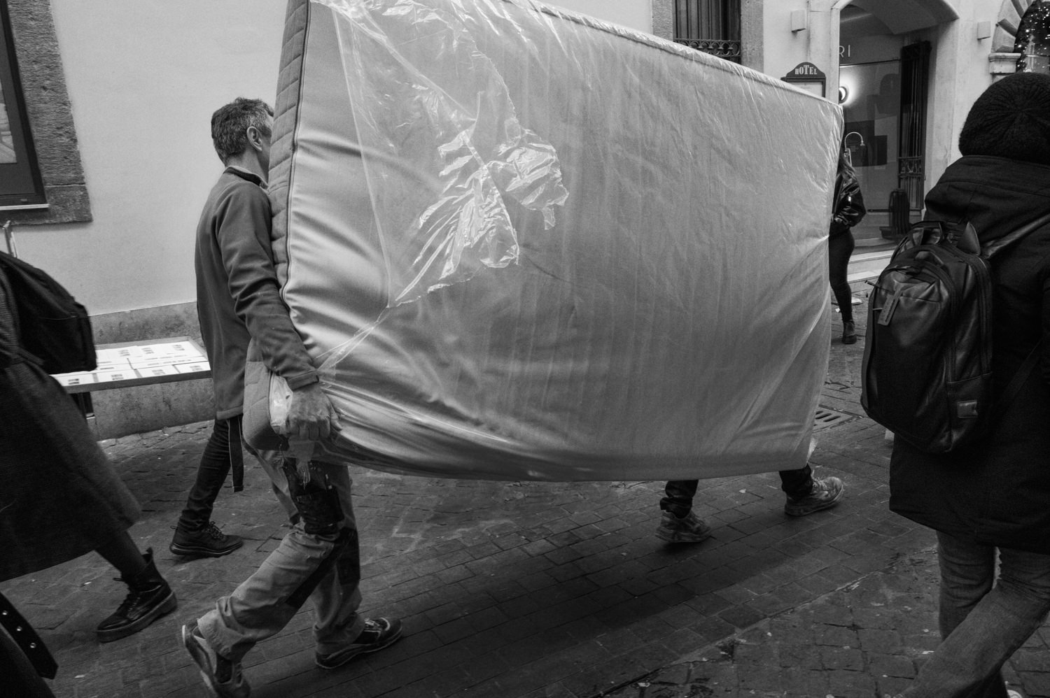 164_Street_Photography_Rome_Matress.jpg