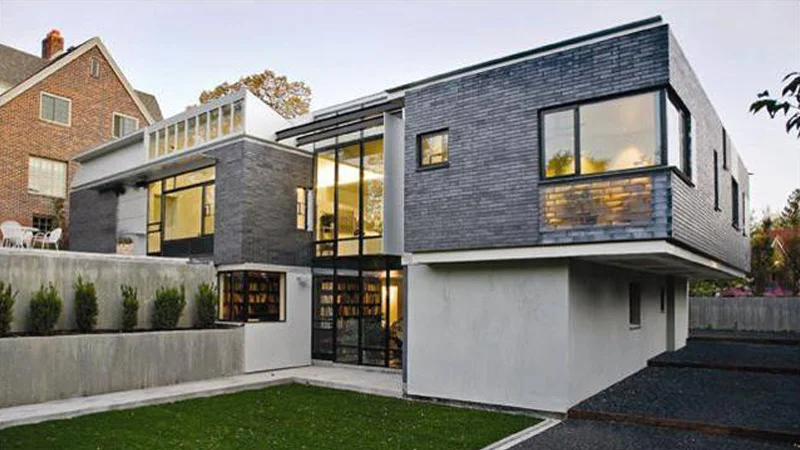 MICHIGAN AVENUE RESIDENCE