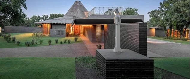 Jones Studio – Prairie Raptor Residence.jpg