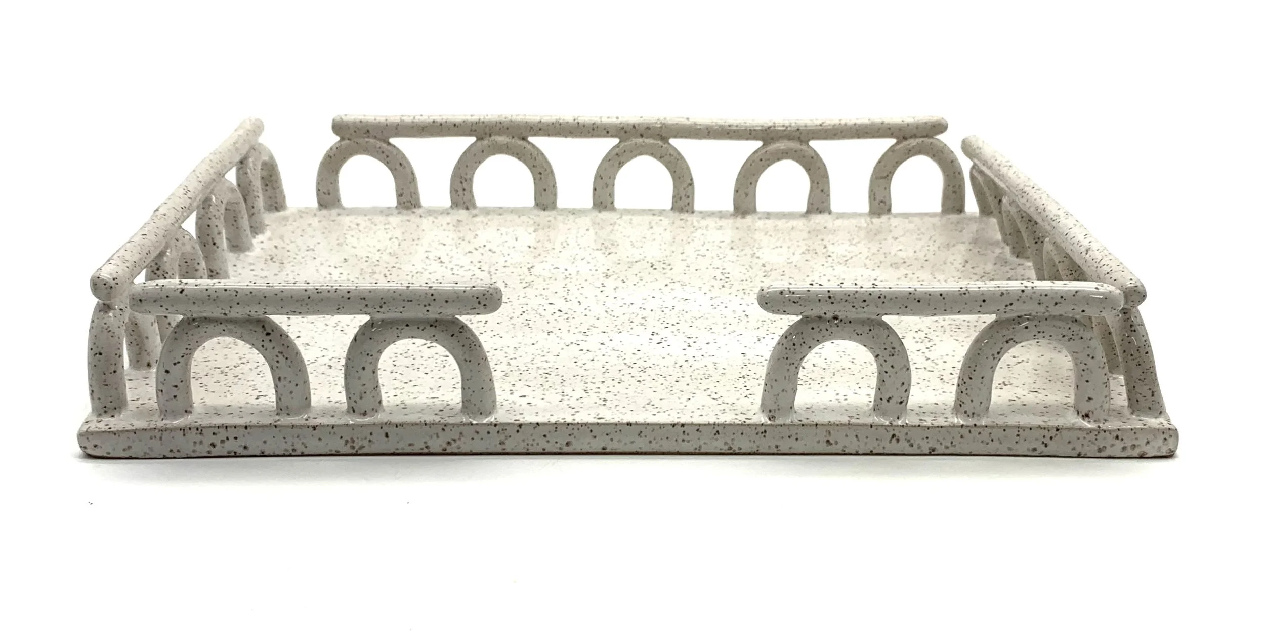 SECONDS TRAY: ARCHED BANISTER 1