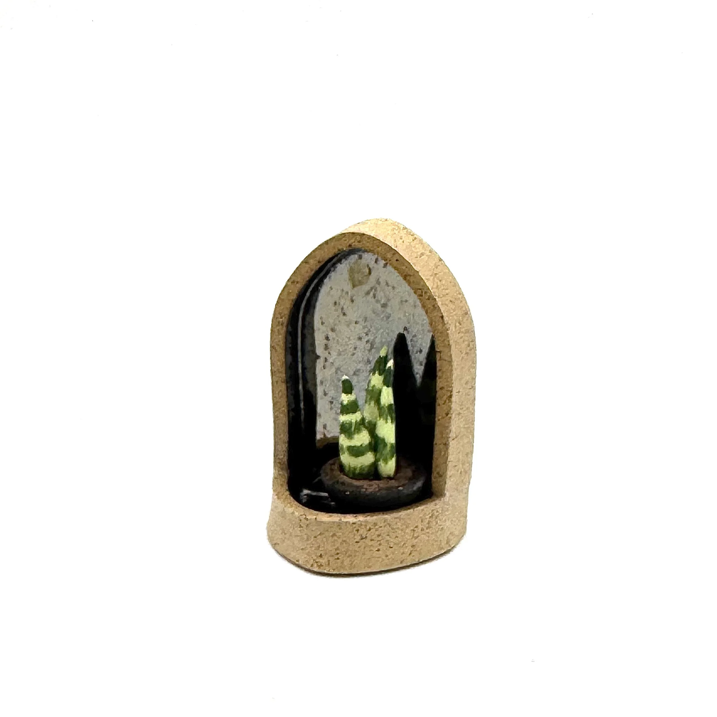 91- Small Gothic Wall Hanging Arch with Sansevieria (off center)
