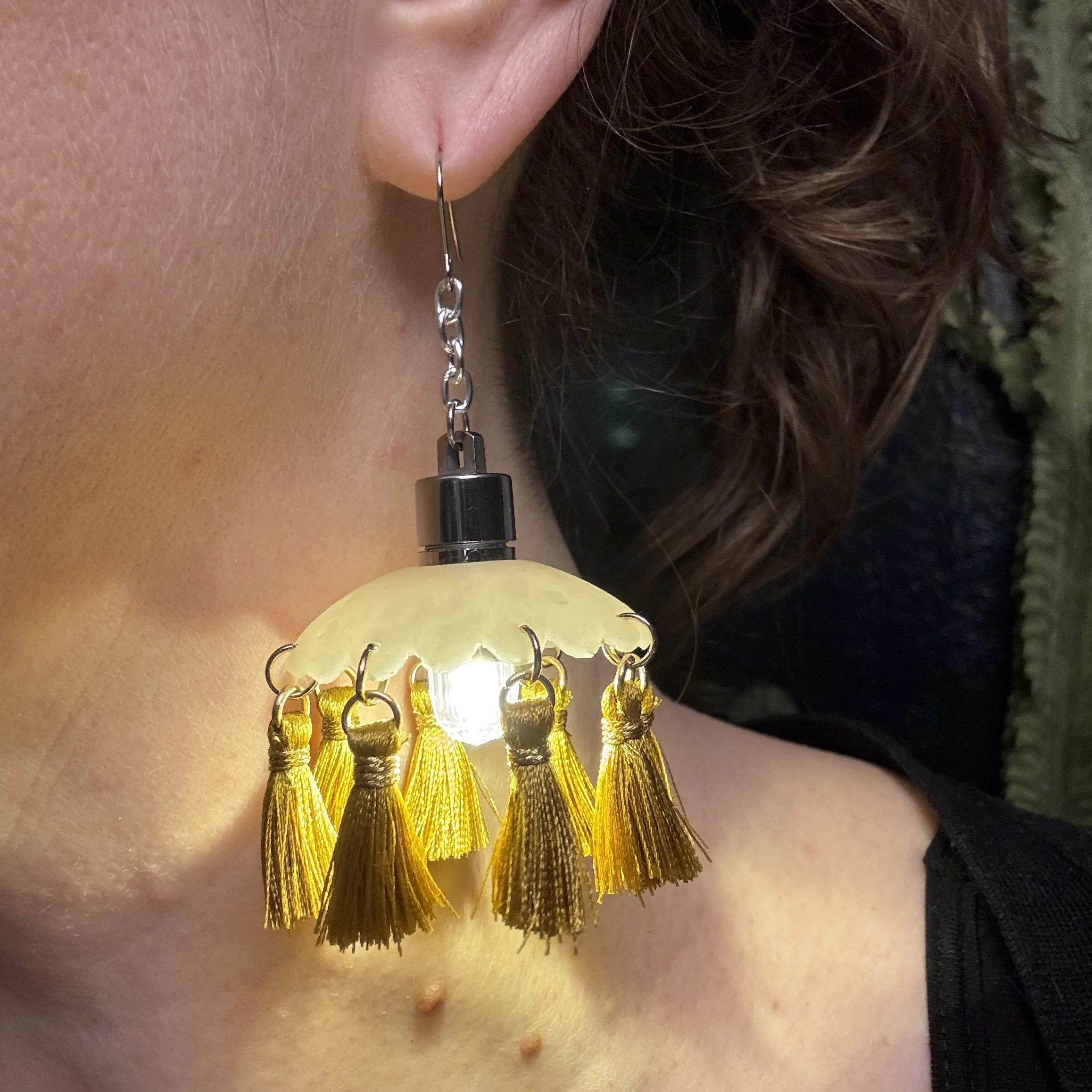 Scallop Tassel Illuminated Earrings 10