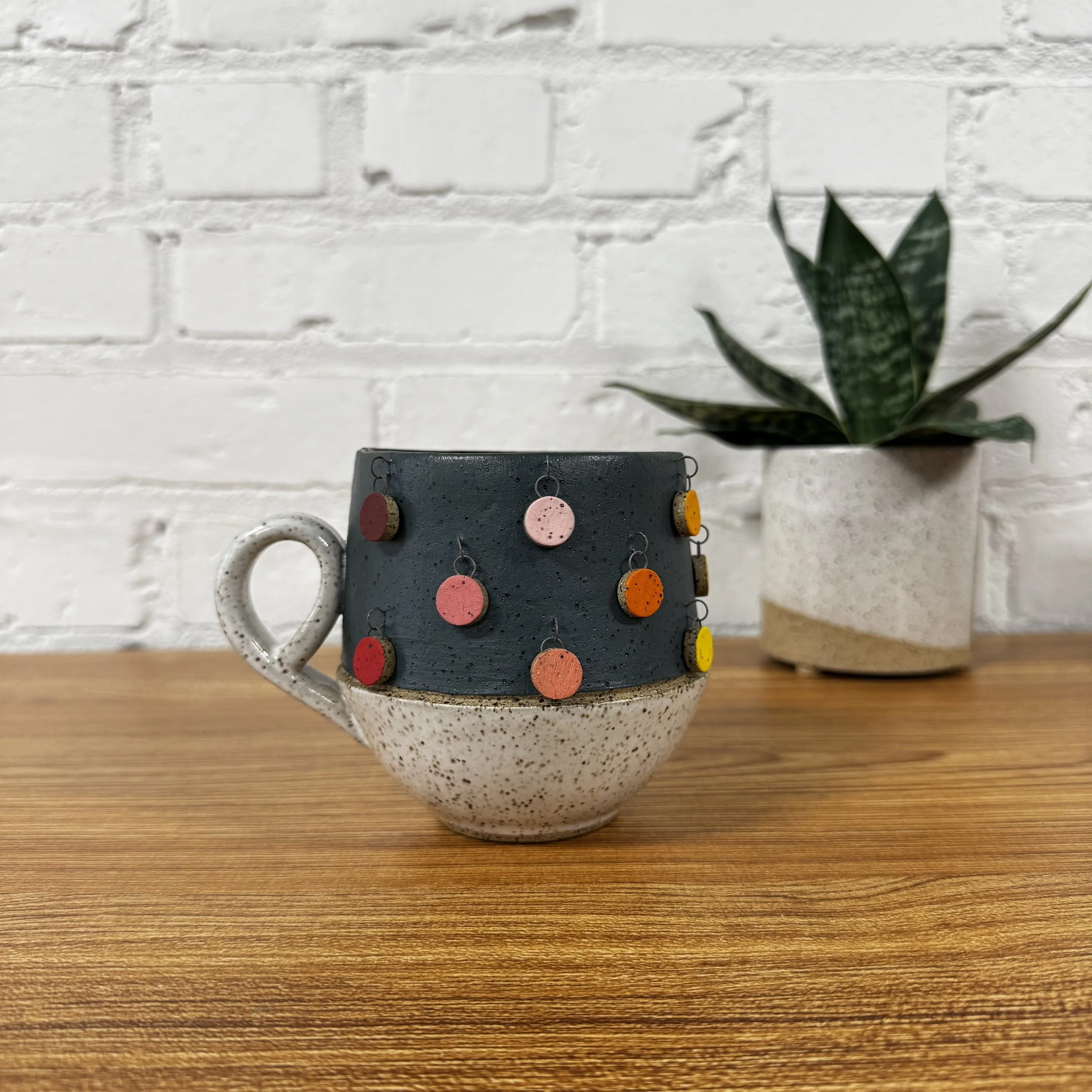 25- Kiwi Underglaze Jingly Mug