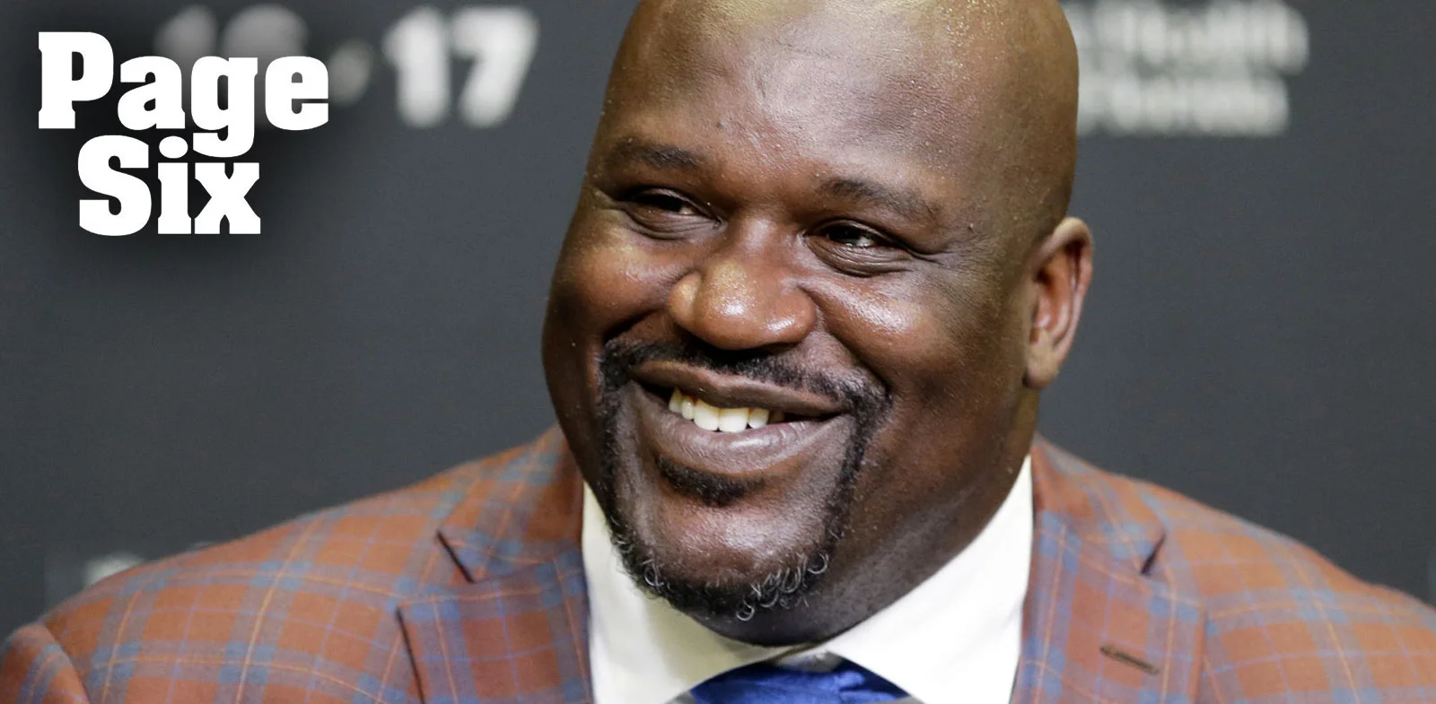 Shaq Brings Entourage To Club After Jersey Retired