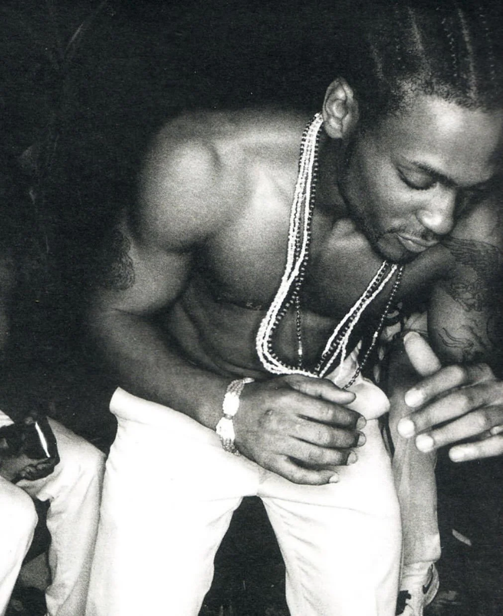 This man’s importance cannot be overstated. His output wasn’t large, but the impact is immeasurable. It is everywhere. Forever. Have one mo gin and listen to D’Angelo today and always. 🖤