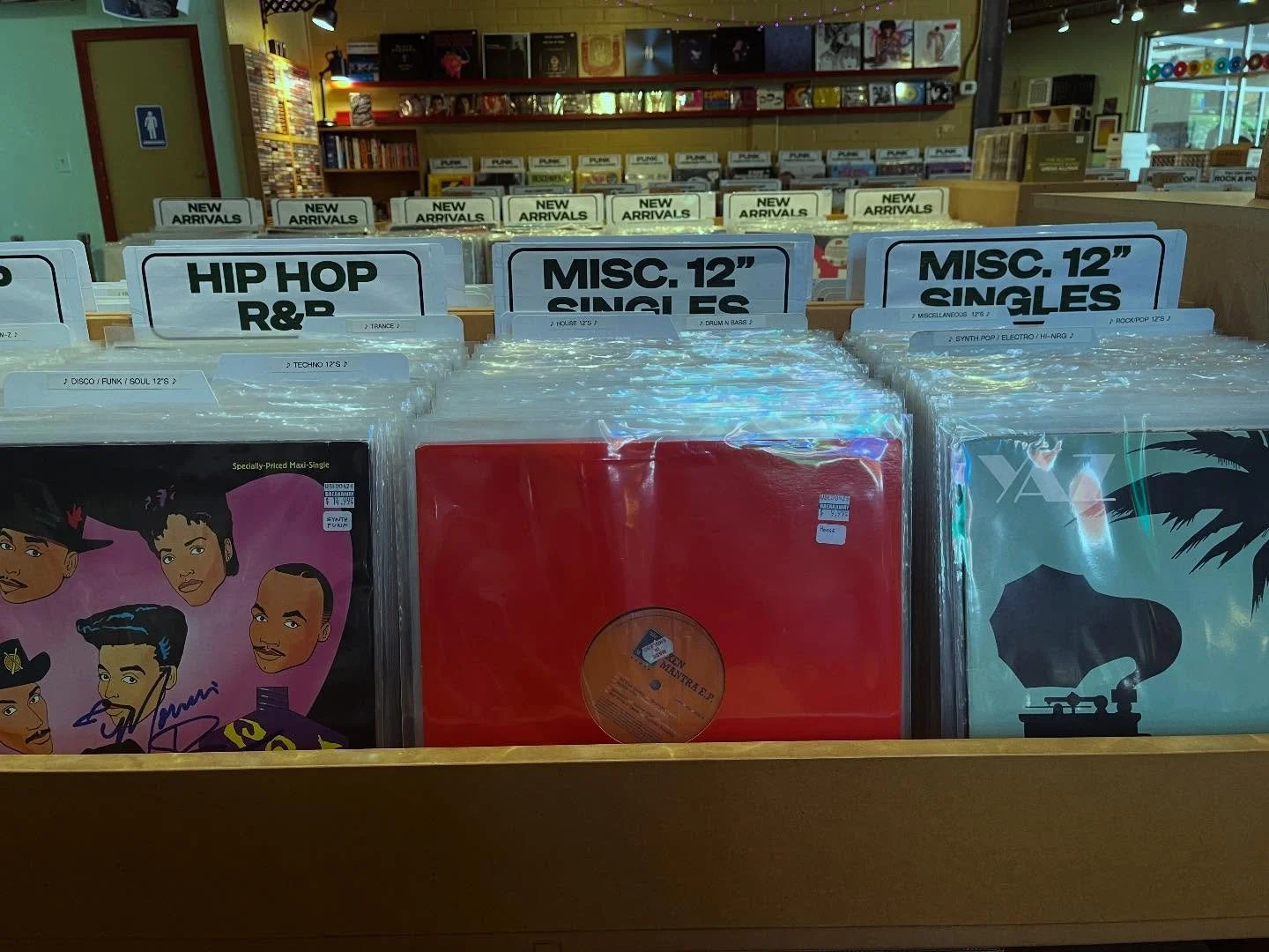 Hey DJ, just dropped a full crate of 12&rdquo; singles. Lot&rsquo;s of house, electro, synth pop, and more.