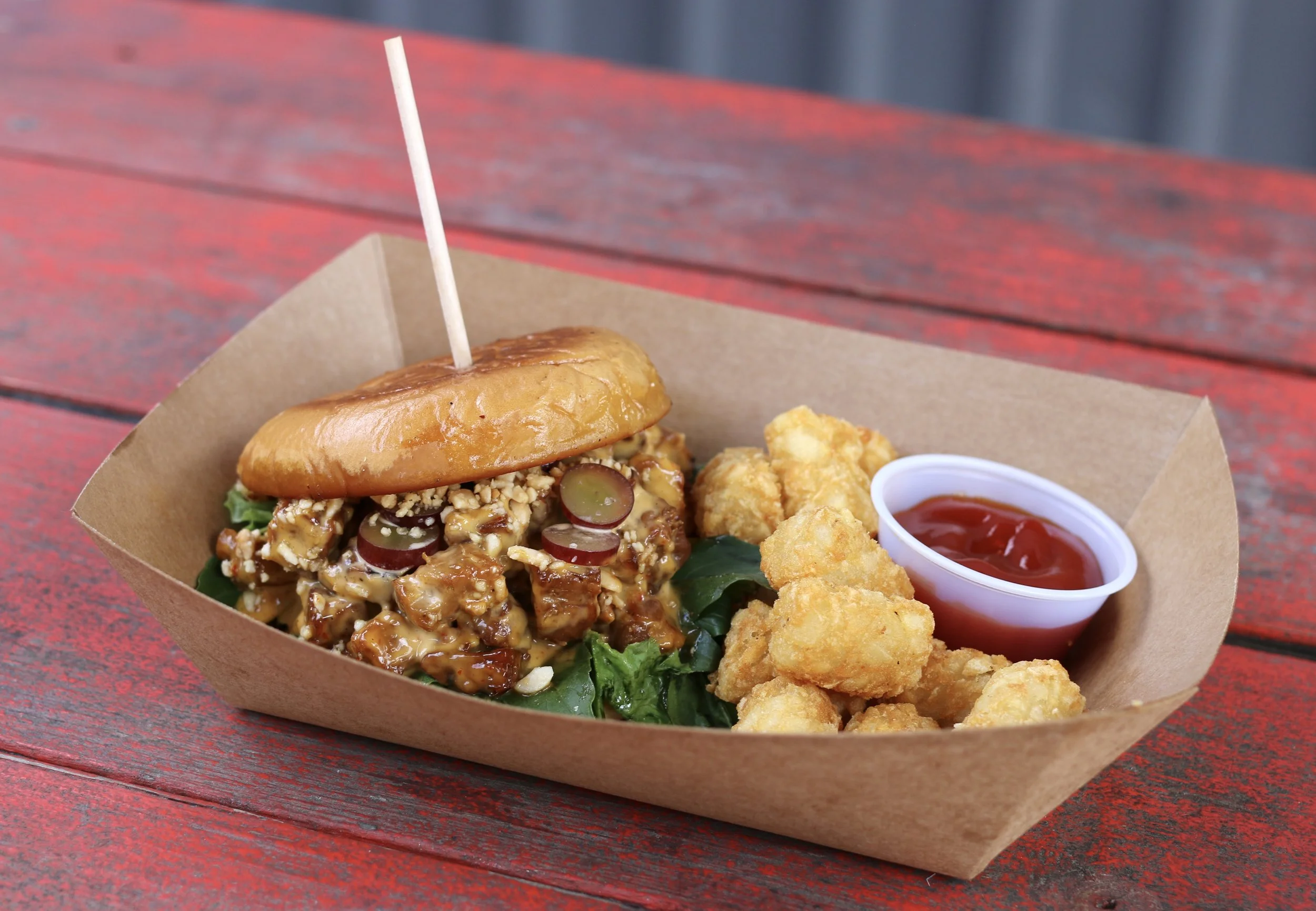 yellow curry tempeh sandwich (2).jpeg