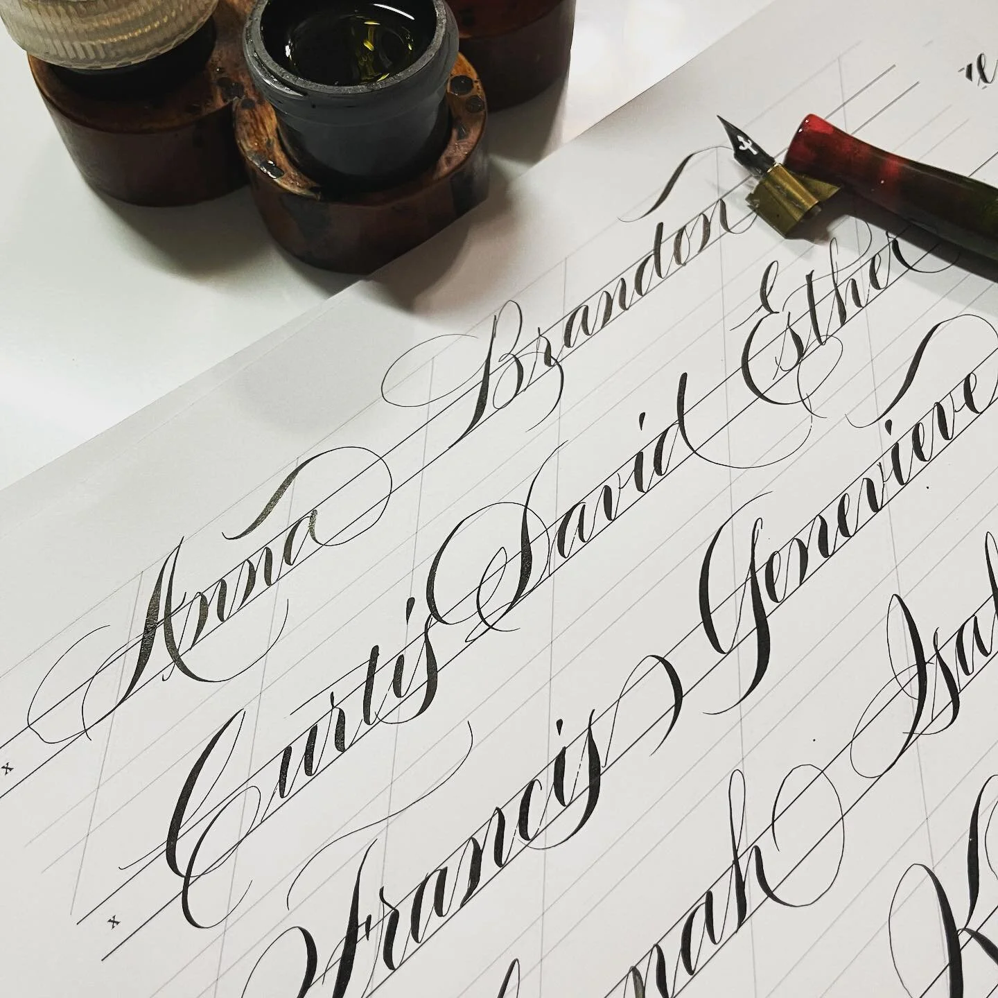 Burning through the Sumi! 🔥Loving this Madarasz style, and the way Schin teaches is a blast.  She said have plenty of ink on hand, and she meant it, with all these juicy swells.  There's  lot to get used to so that it won't look like Copperplate... 