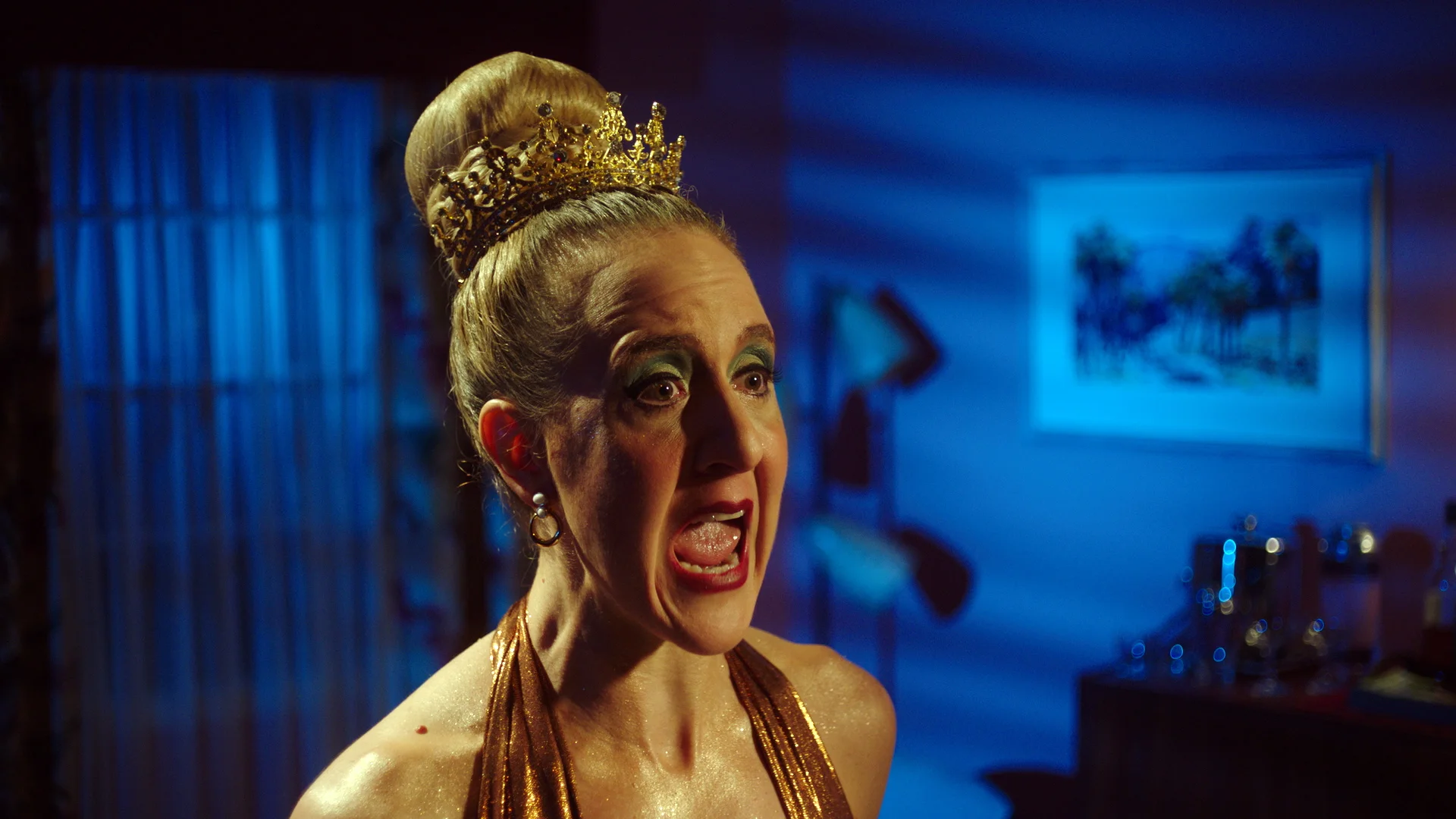 4. Queen mouth agape 1.jpg