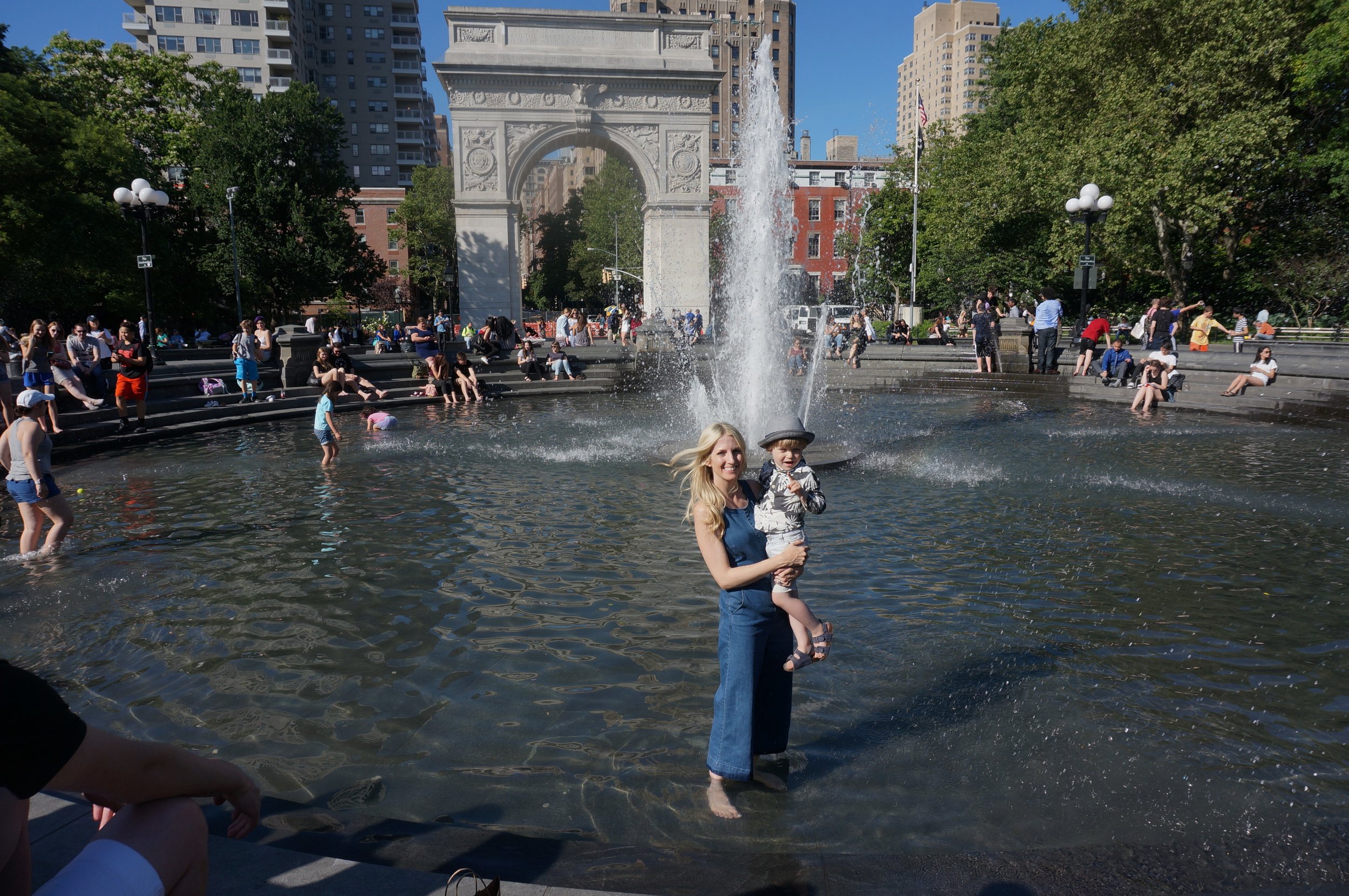 Washinton Sq Park Fountain.JPG