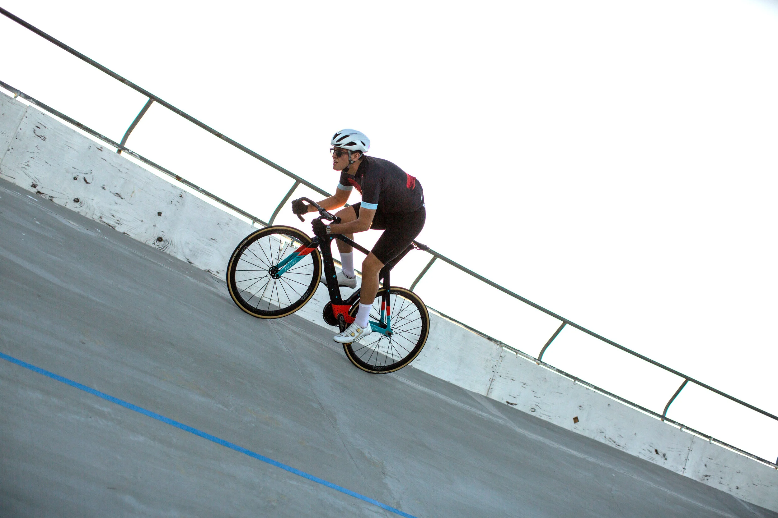 2019_Aventon_Ultro_Encino_08.22.19_LifestylePhotos_031.jpg
