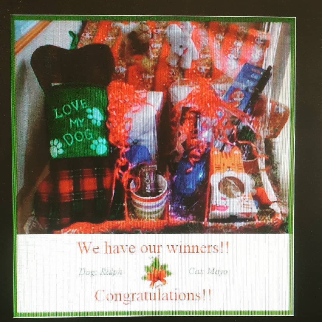 Winners of our way 2019 Christmas Hamper! Congratulations to Ralph 🐕 and Mayo🐈