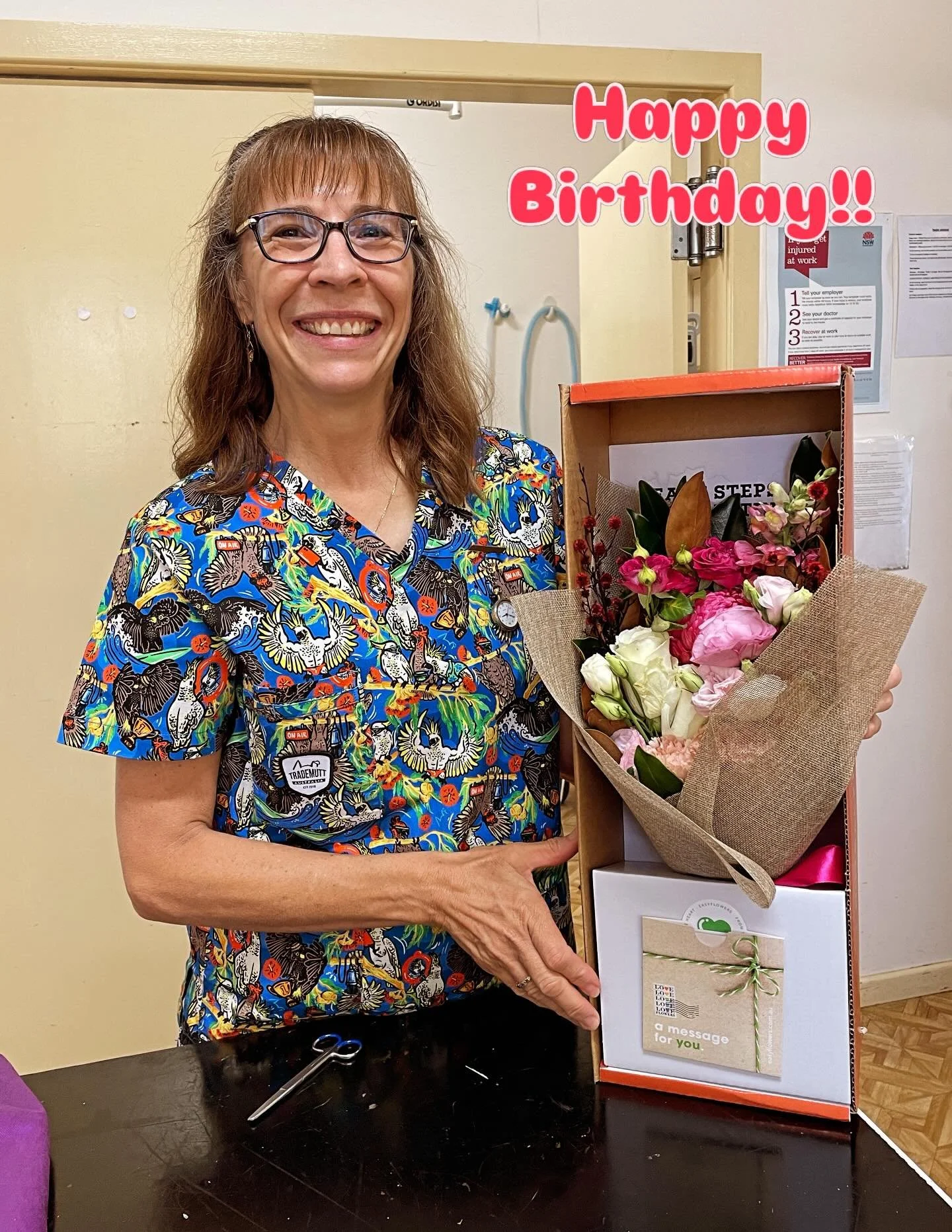 Please join us in wishing our lovely Vet Nurse Wendy a very HAPPY BIRTHDAY!!! 🎉🎂🎁 🥰