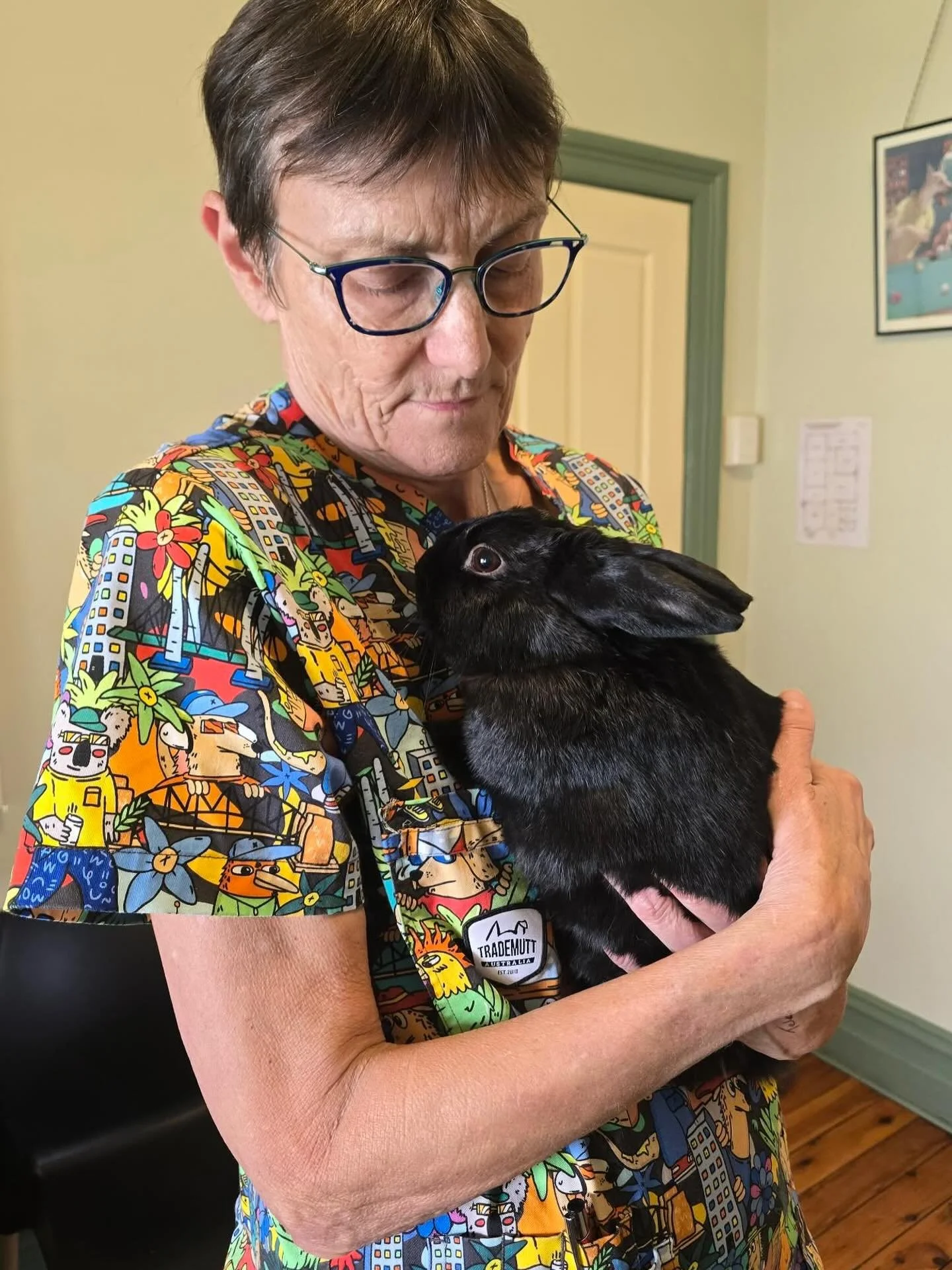 Little Theodore having snuggles with Dr Robyn during his vaccination 💜