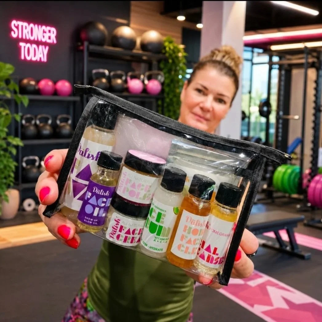 woman+holding+the+palish+travel+kit+in+a+hip+gym+for+hydrated+and+natural+skin+all+day+for+busy+moms.jpg