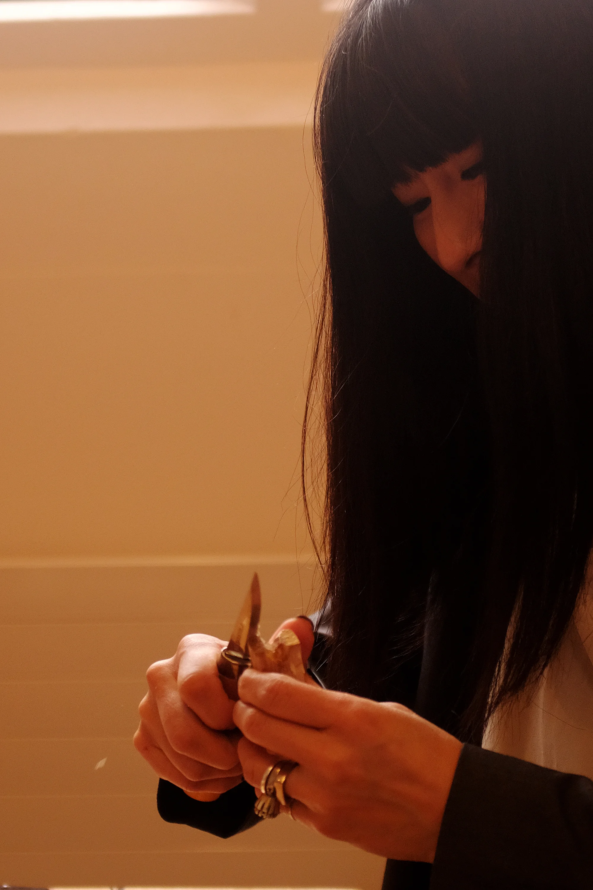 Yuka O'Shannessy who teaches Kintsugi which is a Japanese technique for repairing broken objects. We have some collaboration ideas in mind for next year. Here I am teaching her how to carve wooden hearts. She shared some good stories about growing up in Japan and she still has her wood carving kit she got when she was seven years old.