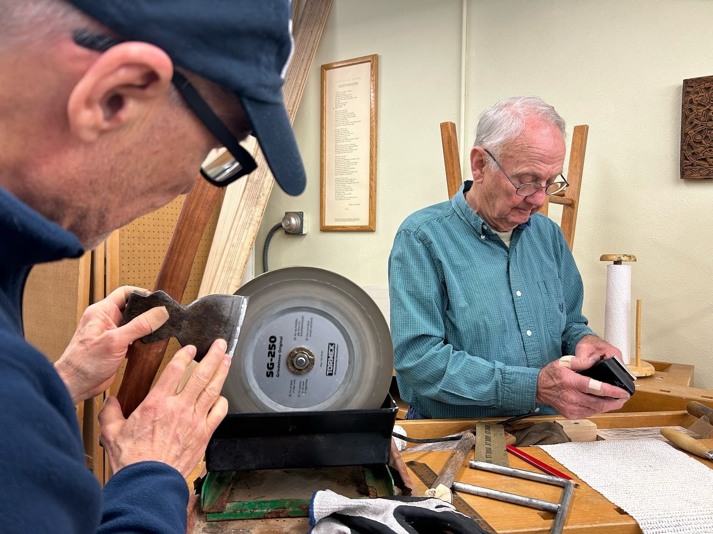More glimpses into my kuksa carving course last weekend at @vesterheim.museum 

Here you can see Kurt and Roger tuning up their knives and axes with the @tormek_sharpening 

It won&rsquo;t be long now. They&rsquo;ll have properly sharpened and on the